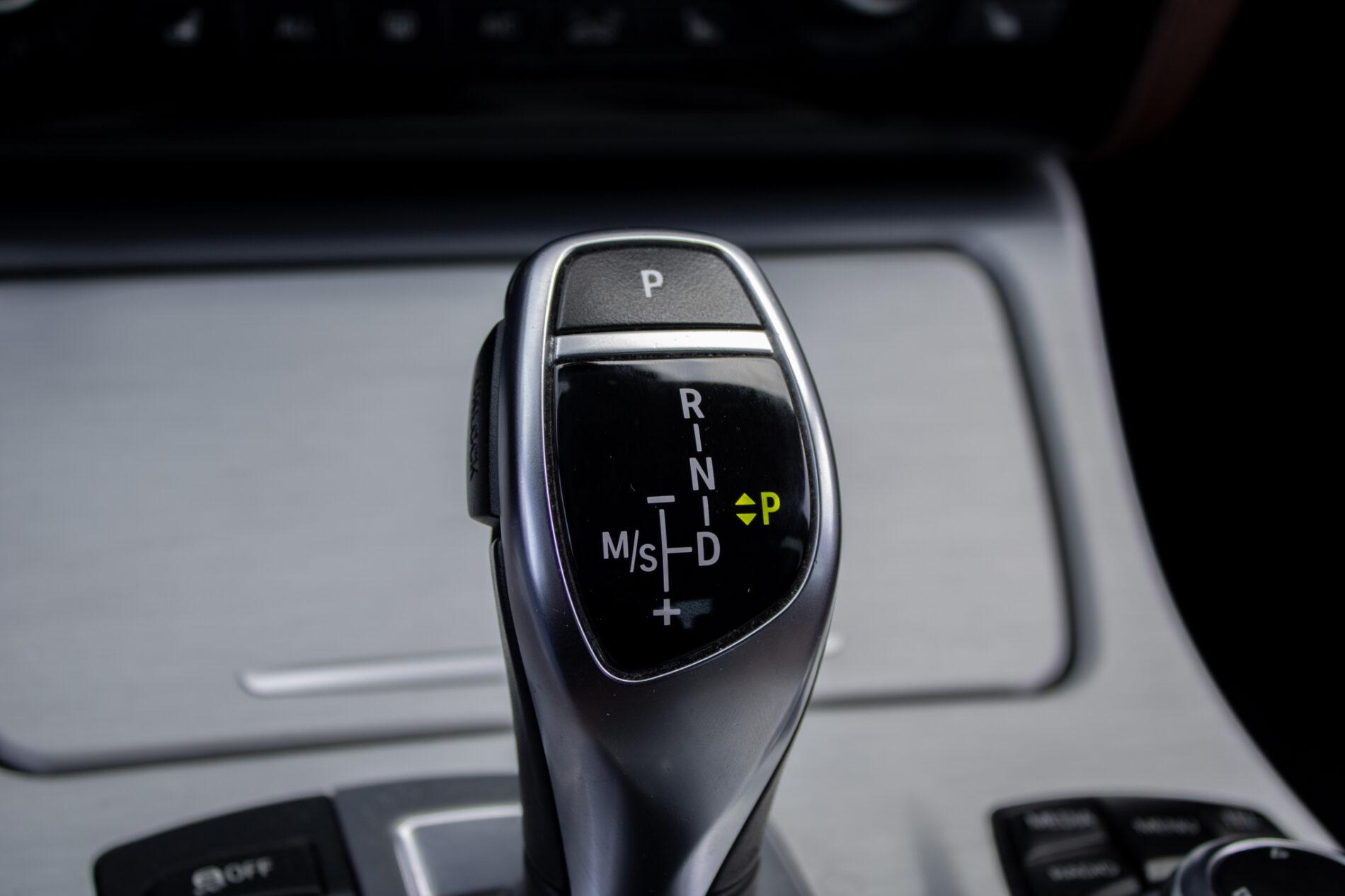 2013 BMW 528i, šedá sedan, 171 821 km