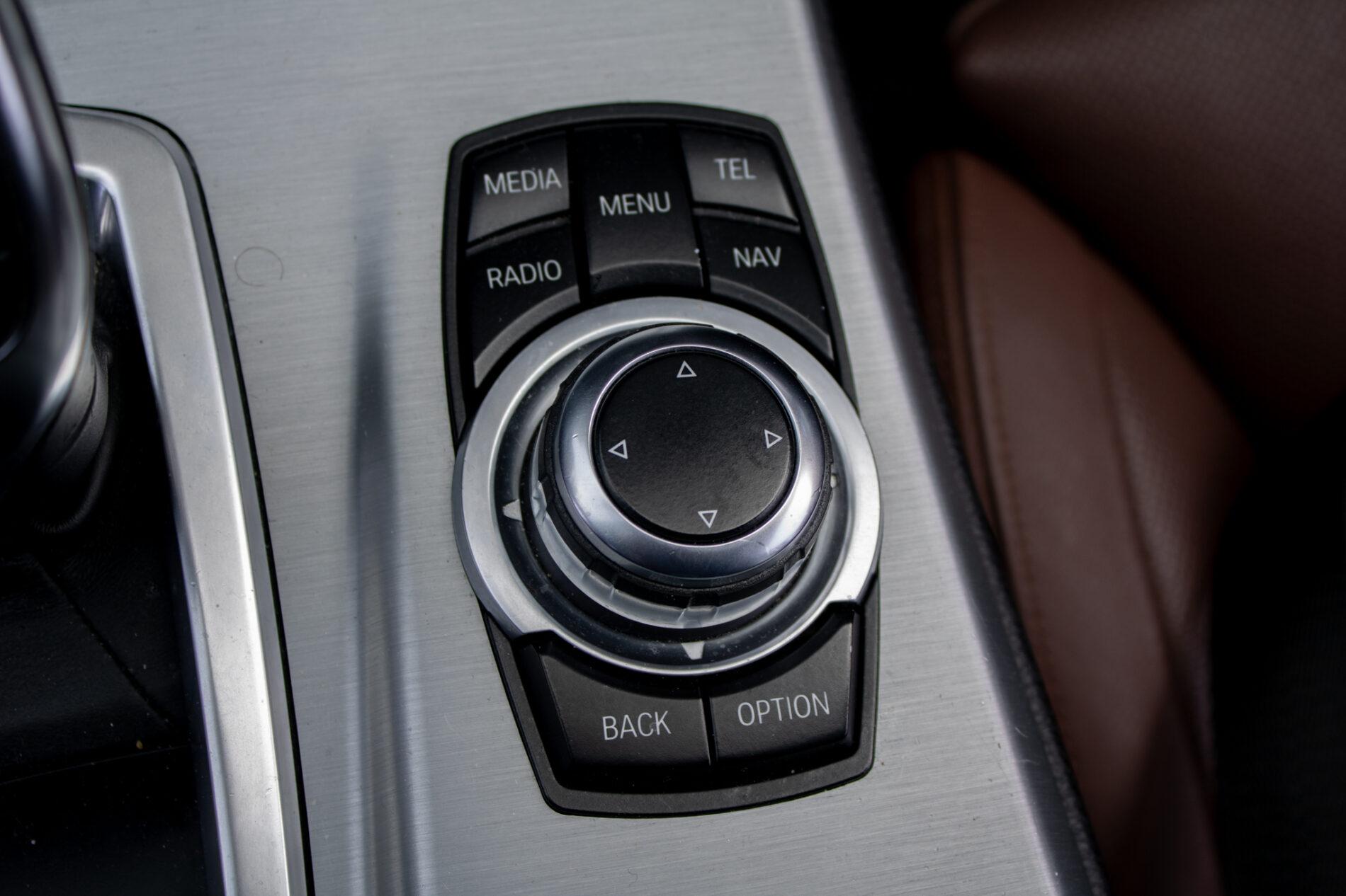 2013 BMW 528i, šedá sedan, 171 821 km