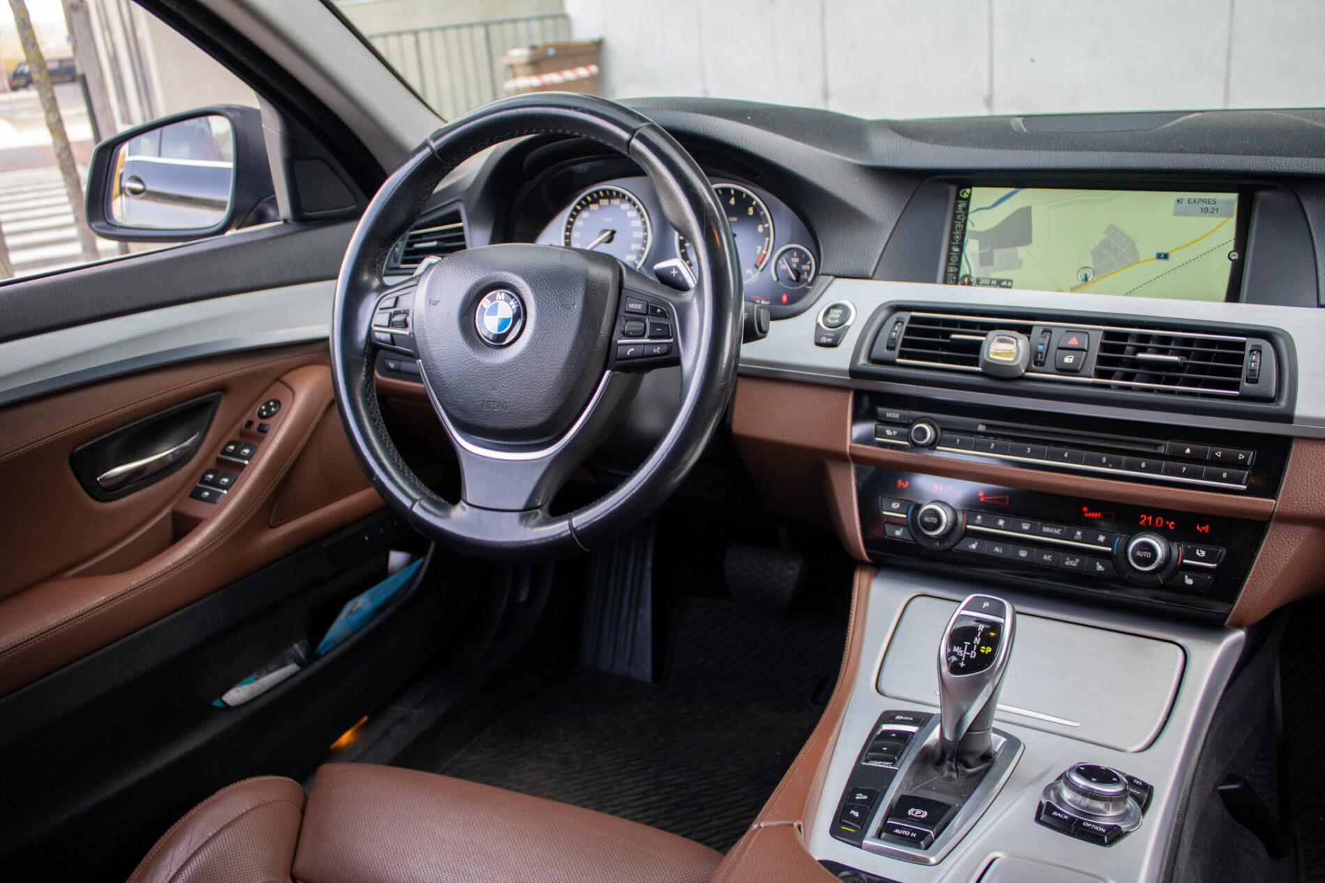 2013 BMW 528i, šedá sedan, 171 821 km