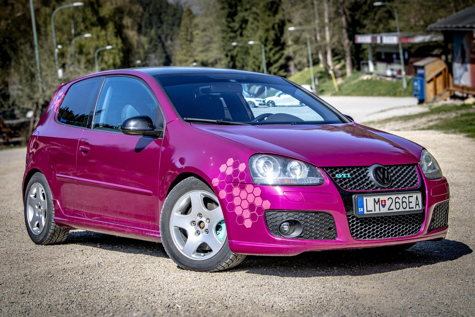 2005 Volkswagen Golf GTI, fialová hatchback, 262 667 km