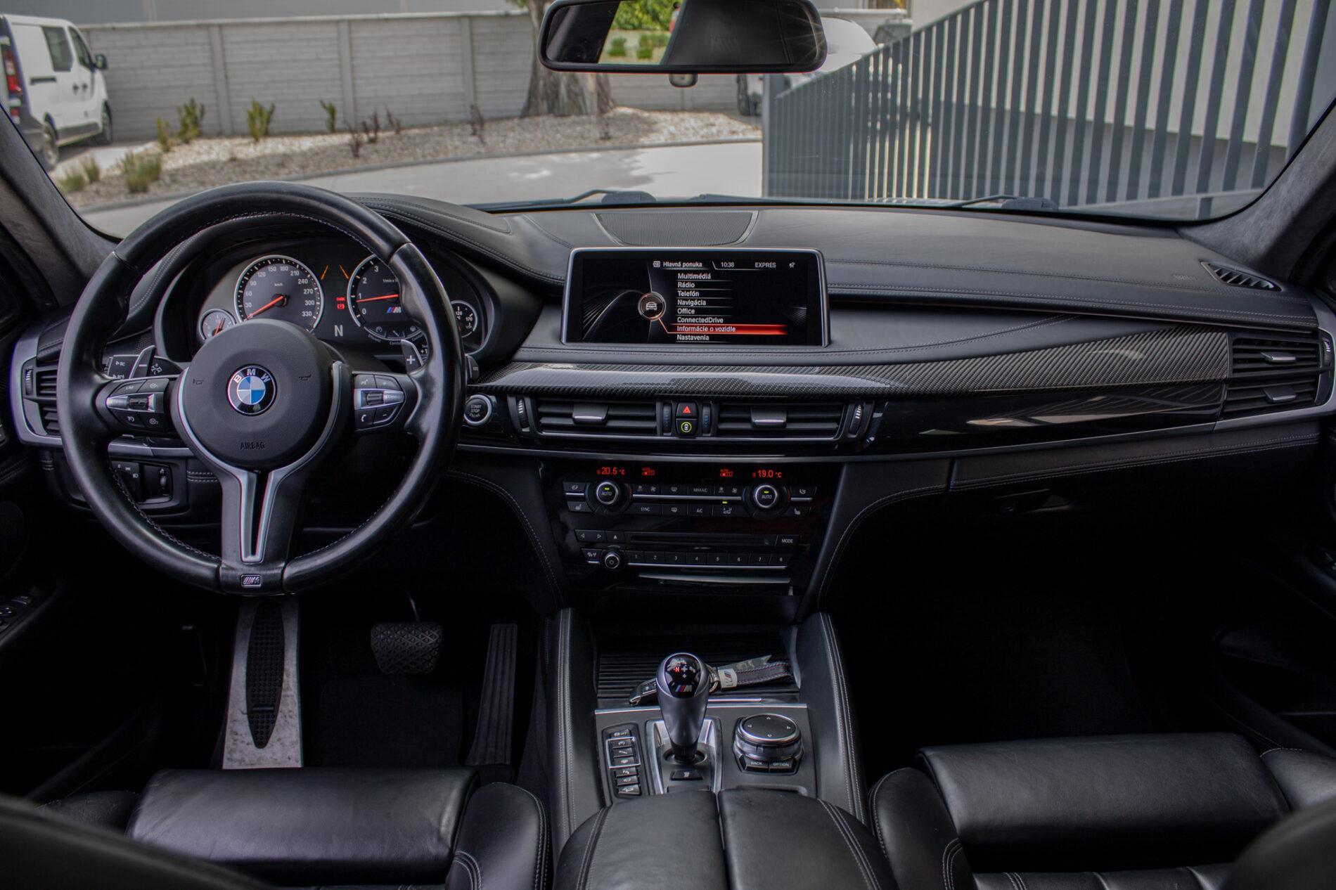 2016 BMW X6 M, bílá suv, 227 553 km