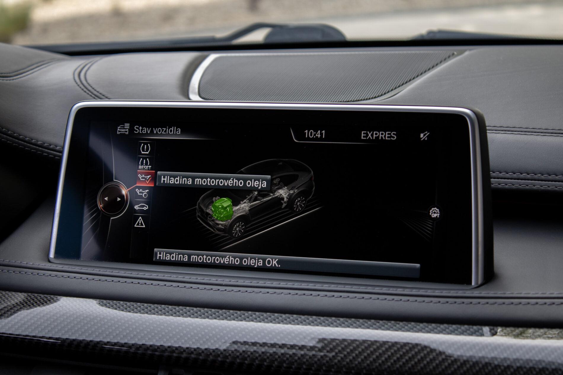 2016 BMW X6 M, bílá suv, 227 553 km