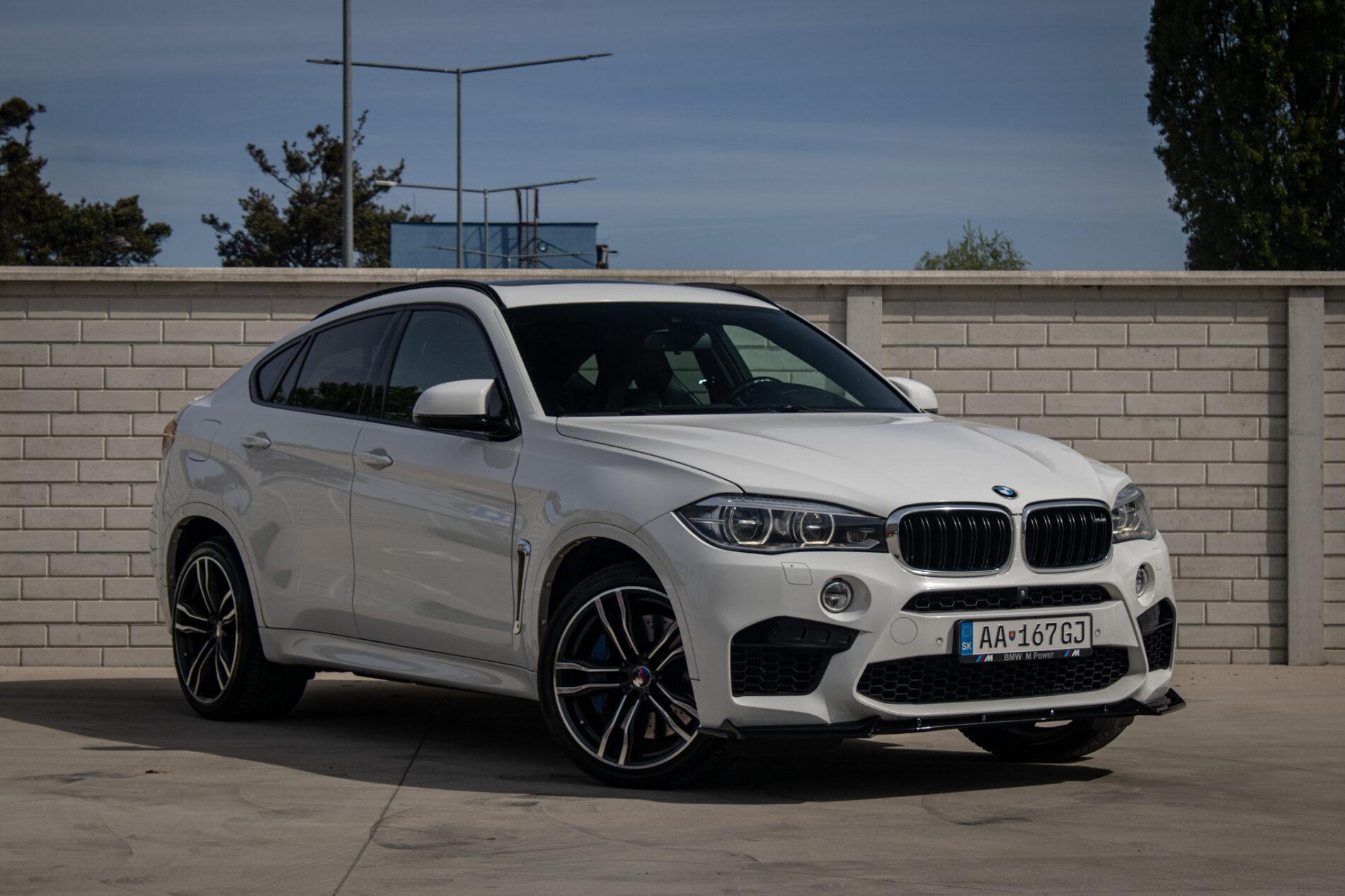 2016 BMW X6 M, bílá suv, 227 553 km