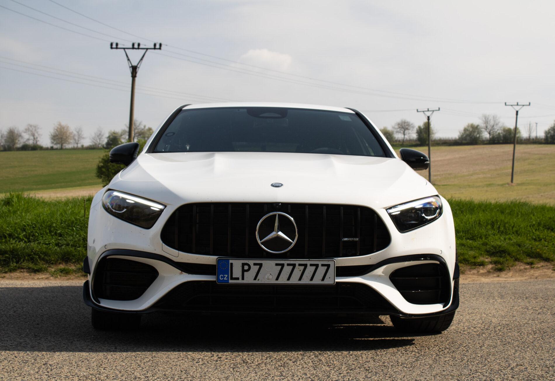2024 Mercedes-Benz A 45 AMG S, bílá hatchback, 6 500 km