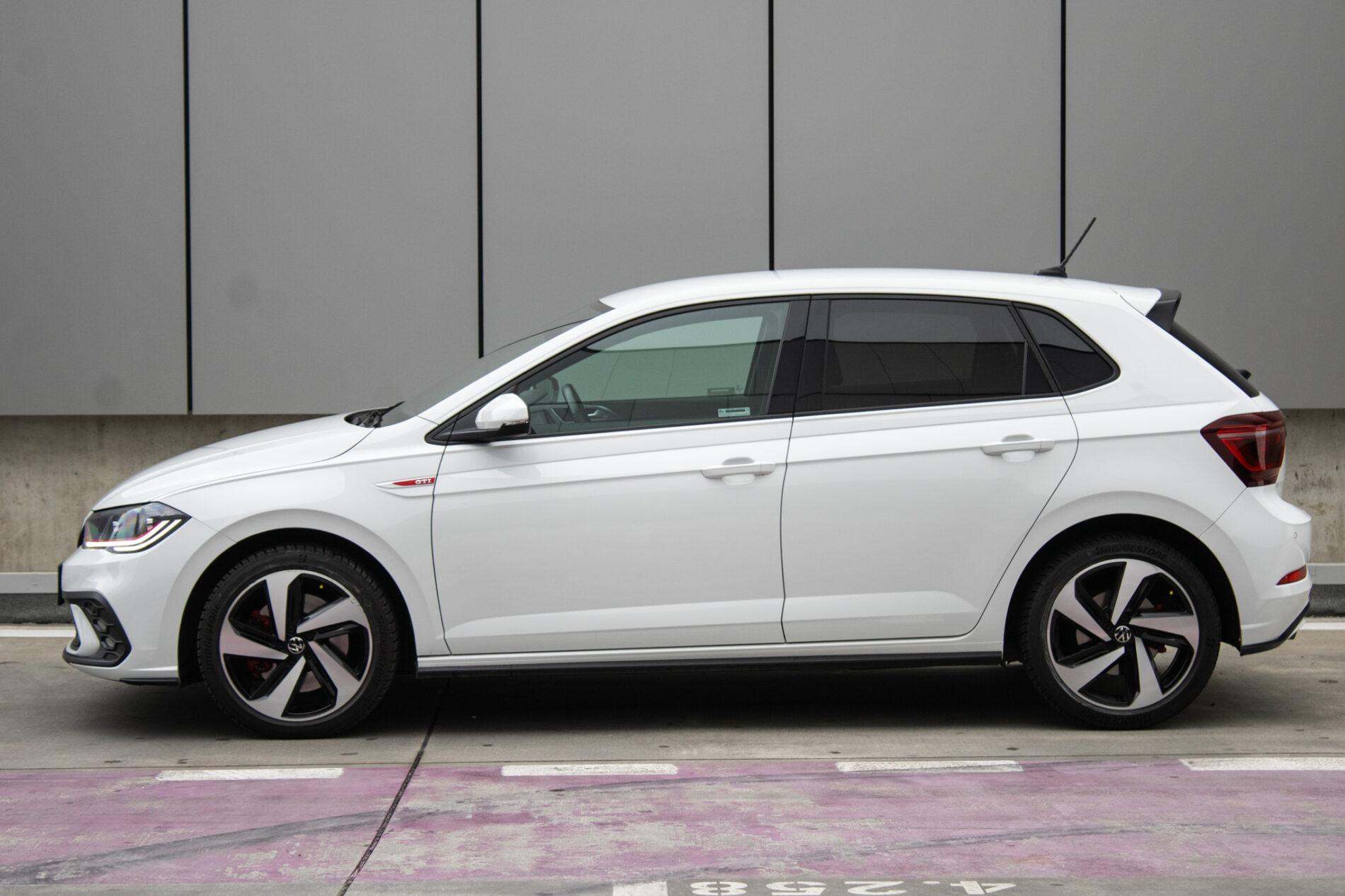 2022 Volkswagen Polo GTI, bílá hatchback, 53 706 km
