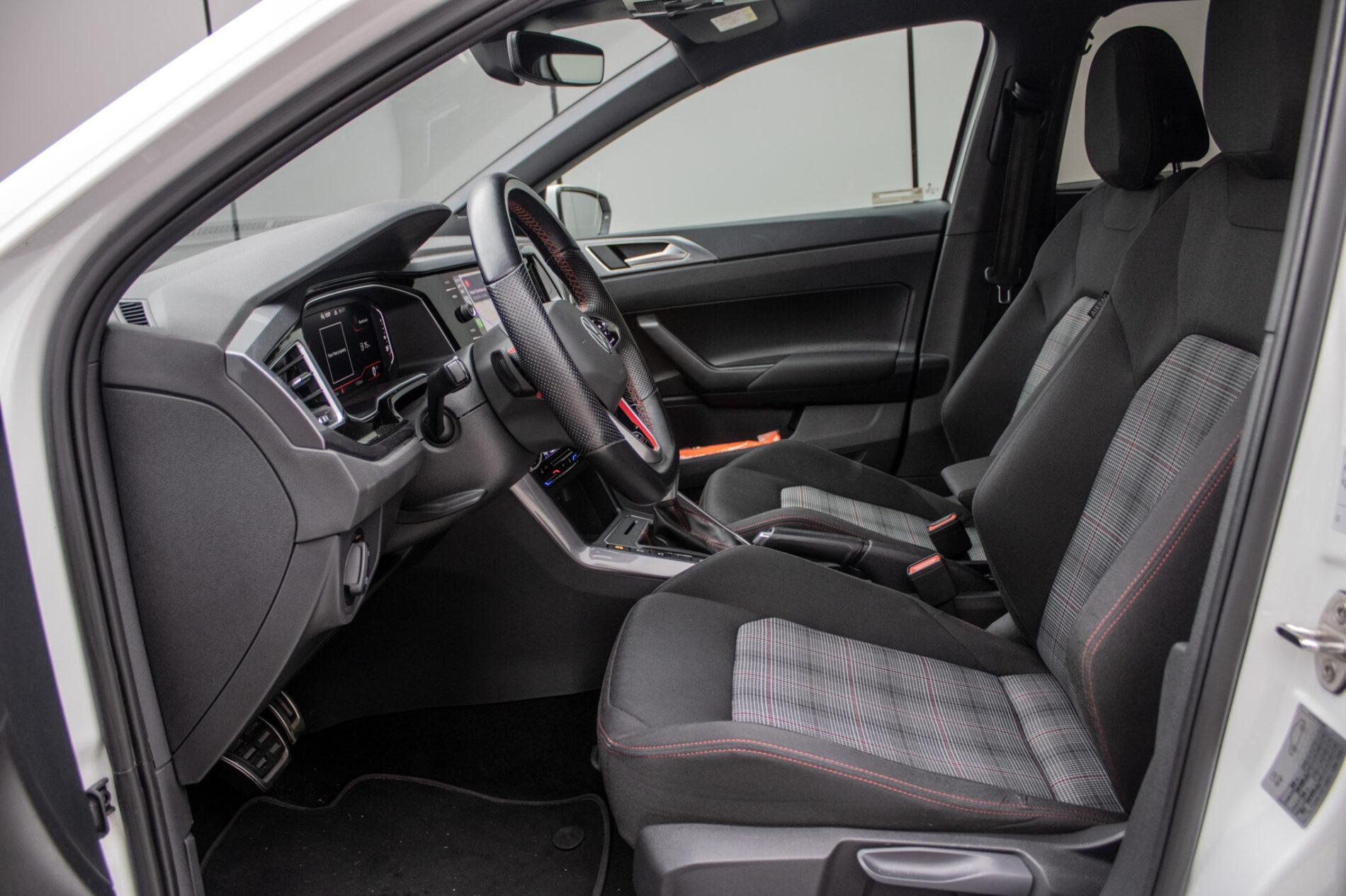 2022 Volkswagen Polo GTI, bílá hatchback, 53 706 km