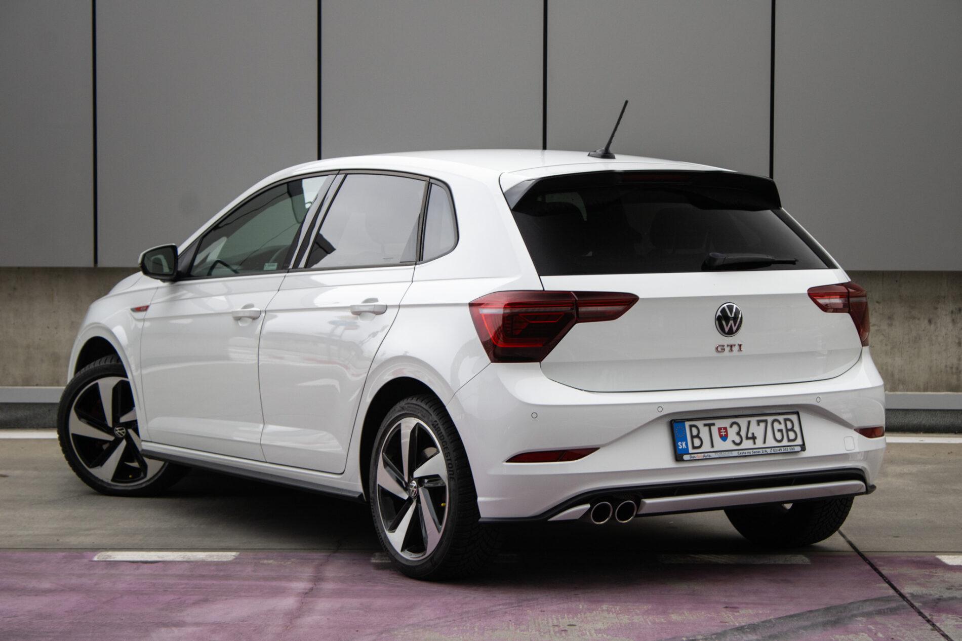 2022 Volkswagen Polo GTI, bílá hatchback, 53 706 km