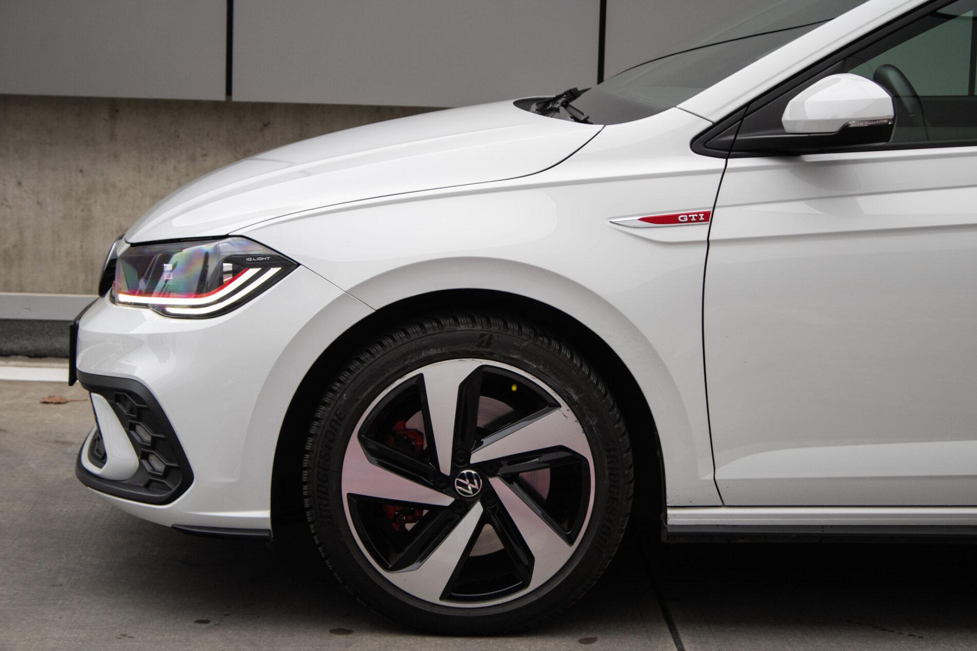 2022 Volkswagen Polo GTI, bílá hatchback, 53 706 km