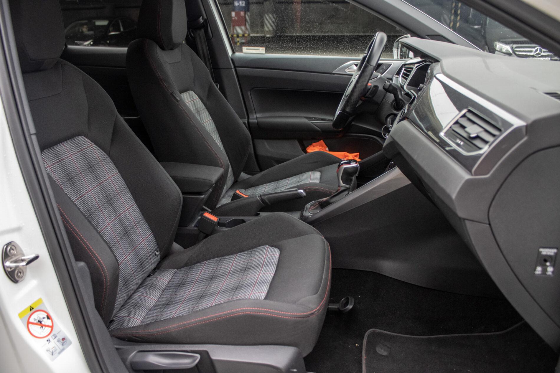 2022 Volkswagen Polo GTI, bílá hatchback, 53 706 km
