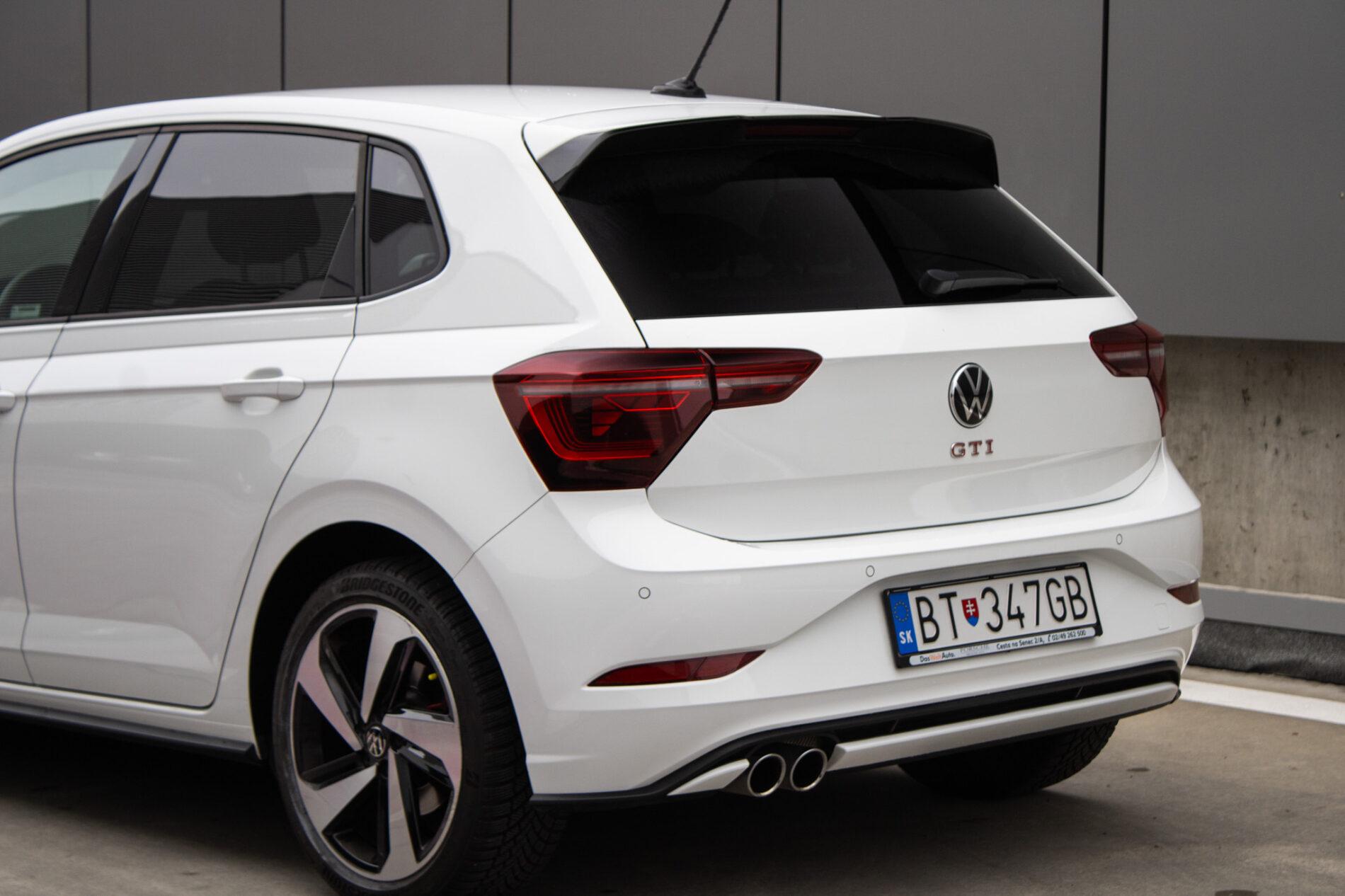 2022 Volkswagen Polo GTI, bílá hatchback, 53 706 km