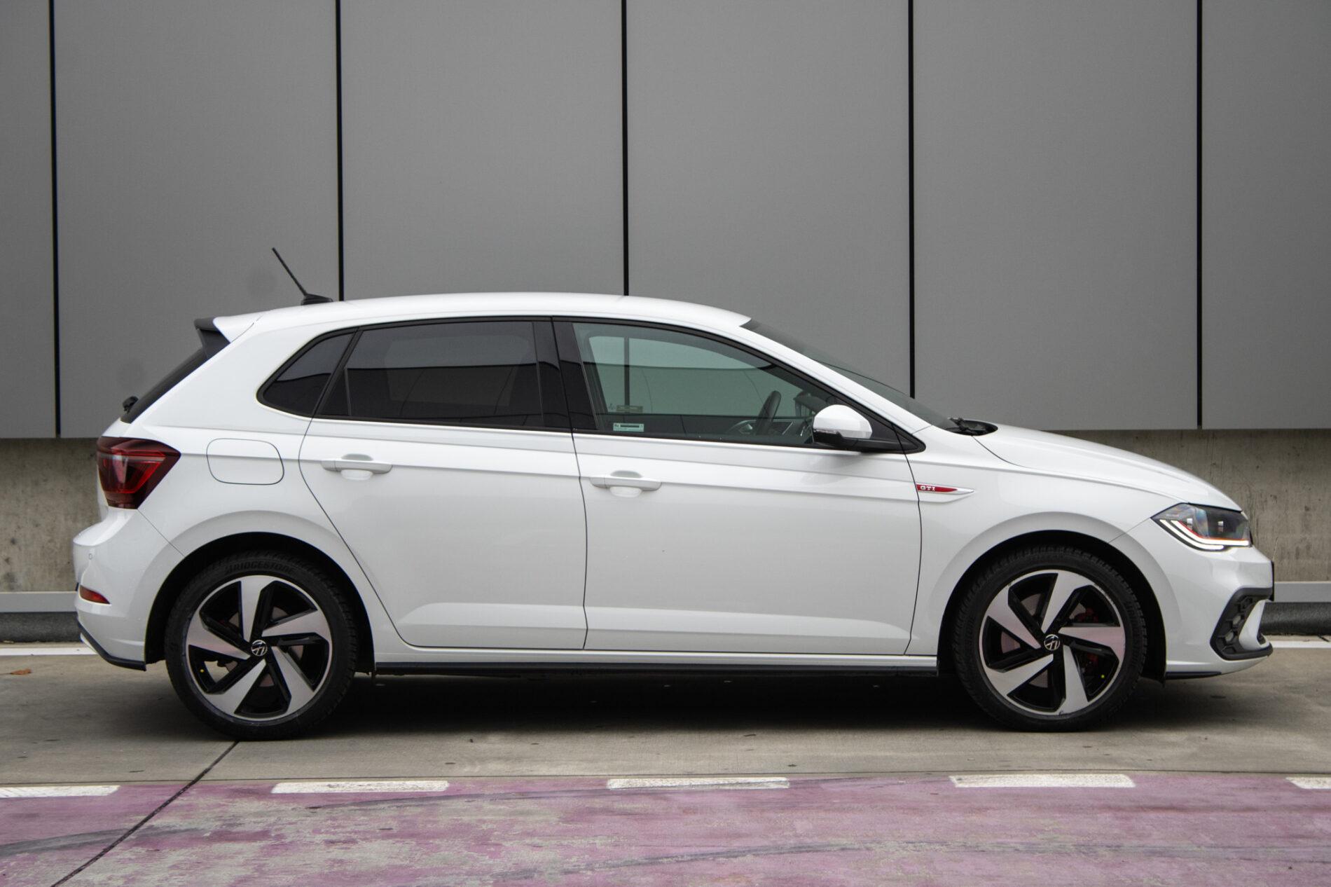 2022 Volkswagen Polo GTI, bílá hatchback, 53 706 km