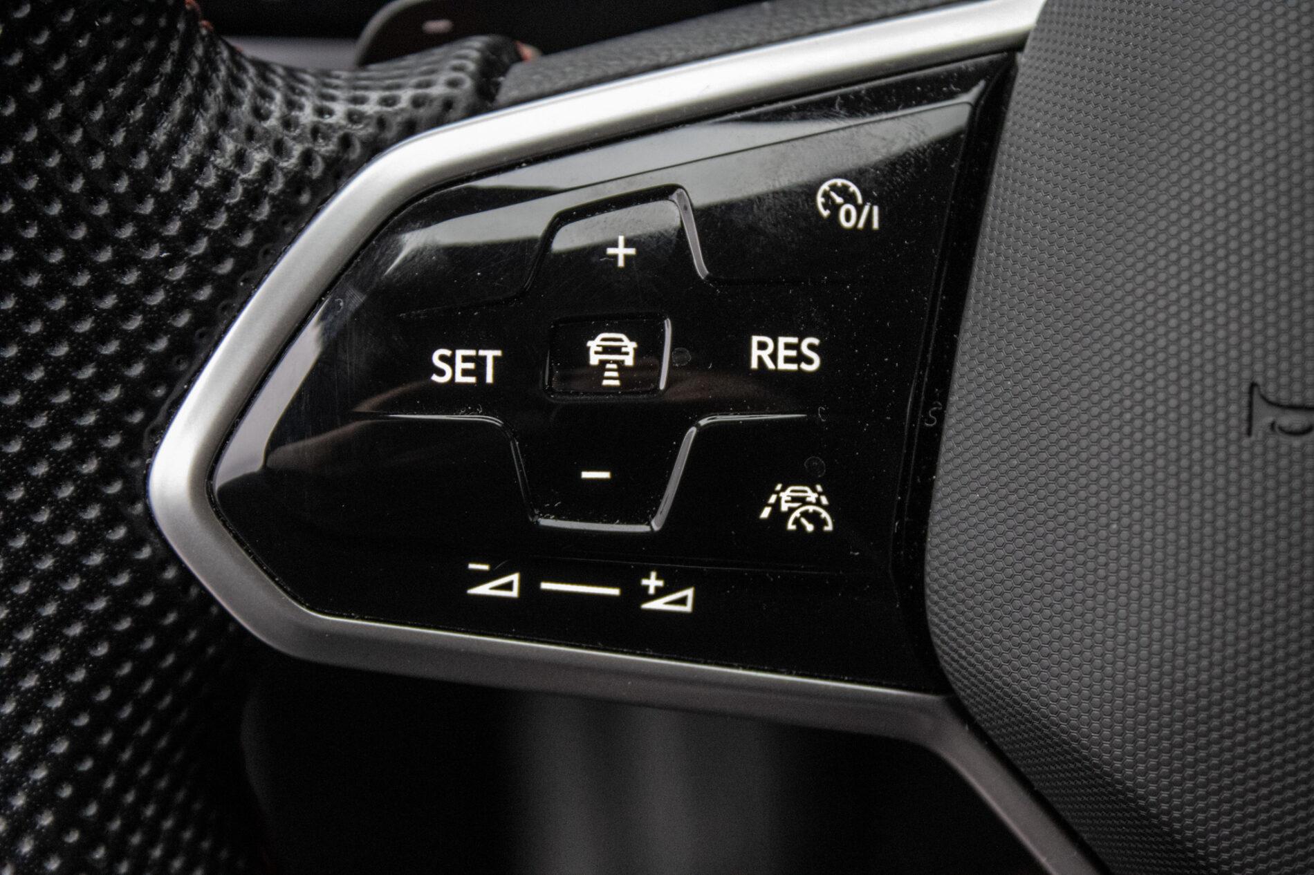 2022 Volkswagen Polo GTI, bílá hatchback, 53 706 km
