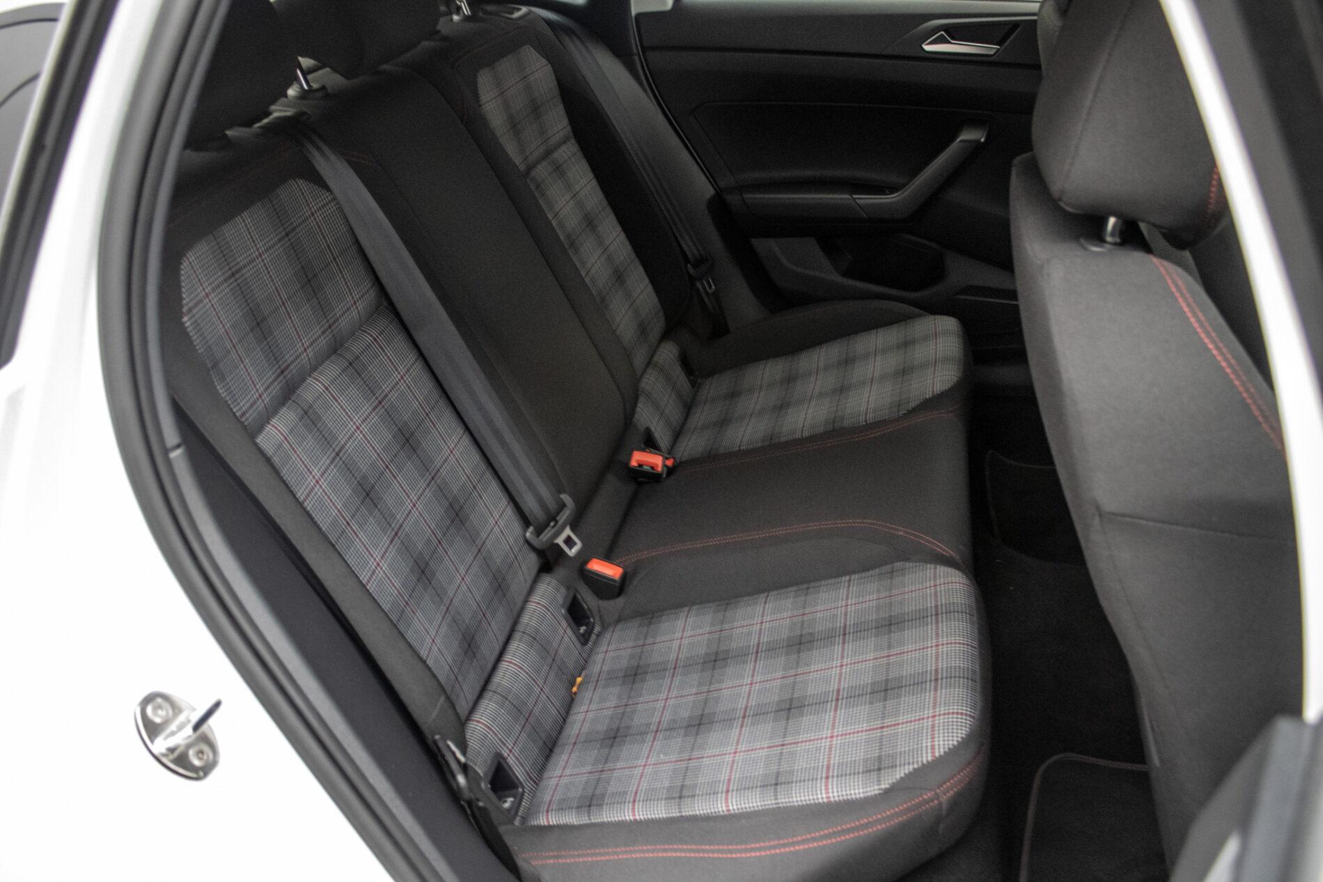 2022 Volkswagen Polo GTI, bílá hatchback, 53 706 km