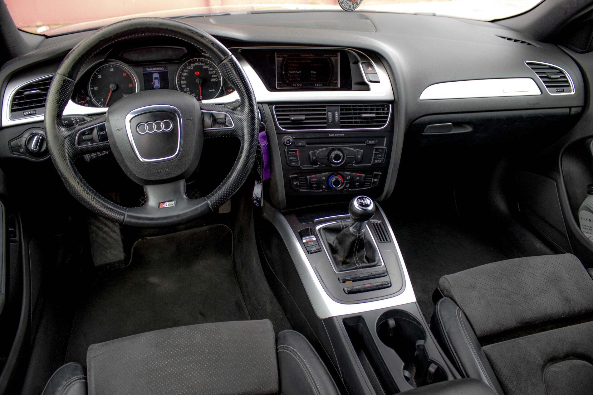 2009 AUDI A4, šedá kombi, 385 605 km