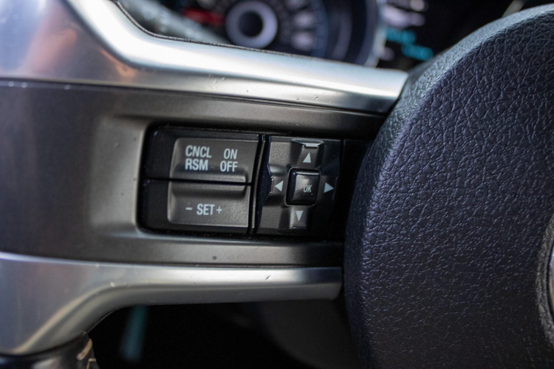 2014 Ford Mustang, bílá kupé, 145 899 km