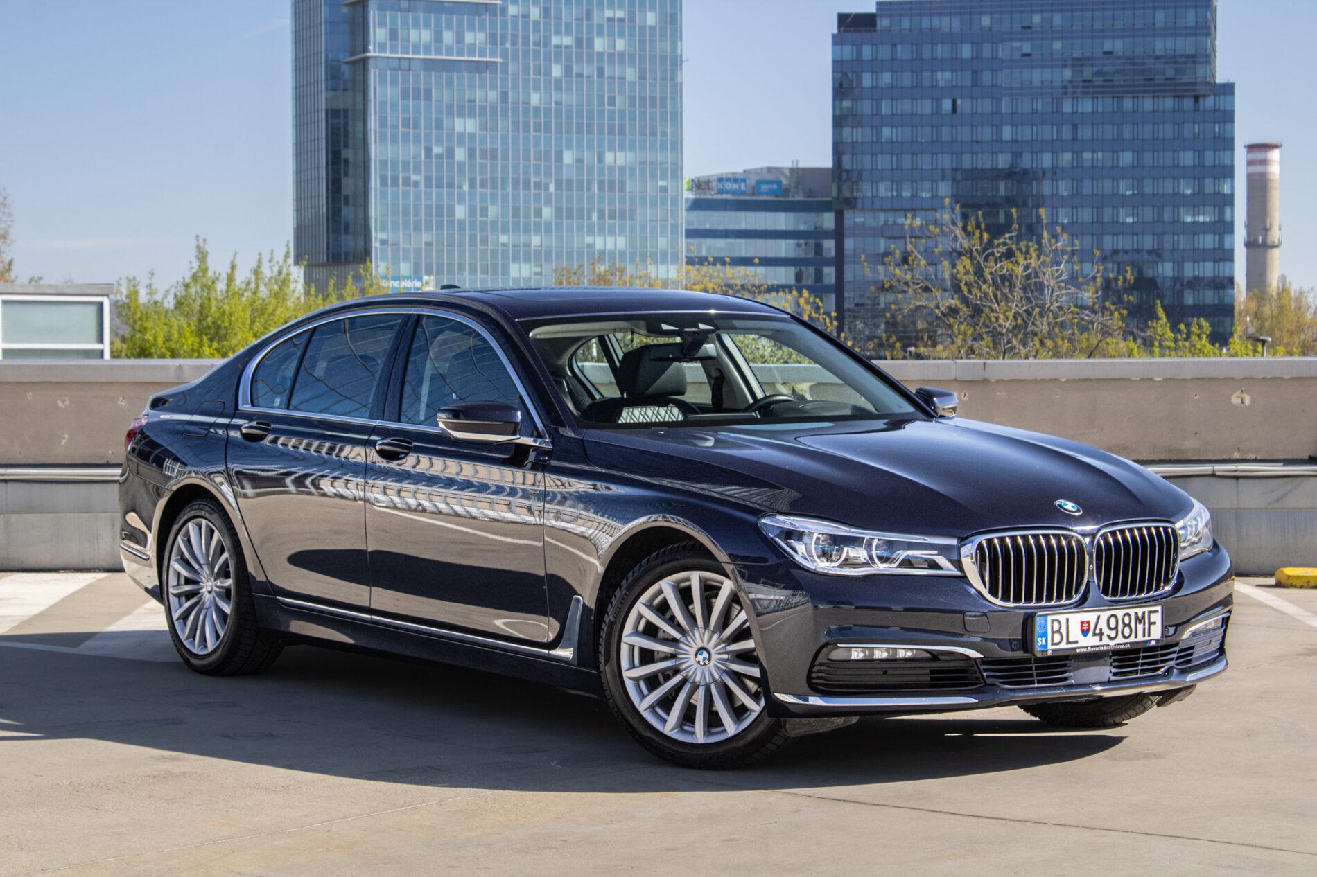2016 BMW 740d, modrá sedan, 157 369 km