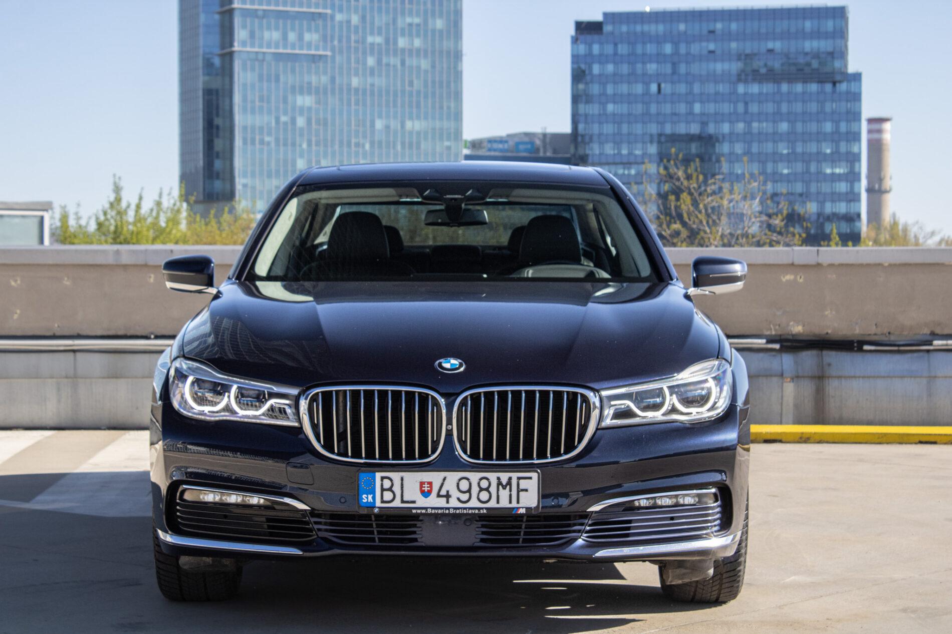 2016 BMW 740d, modrá sedan, 157 369 km
