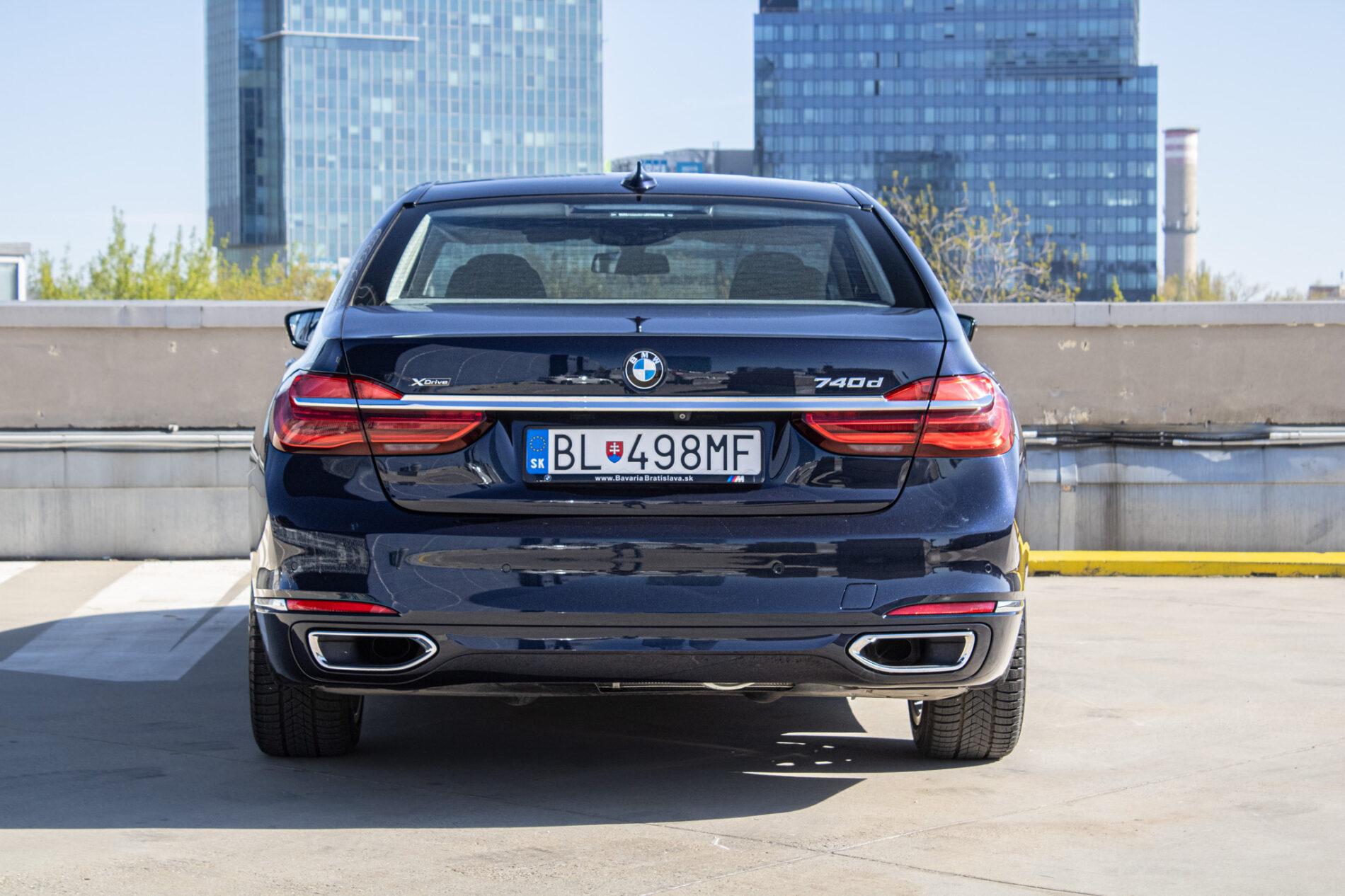 2016 BMW 740d, modrá sedan, 157 369 km