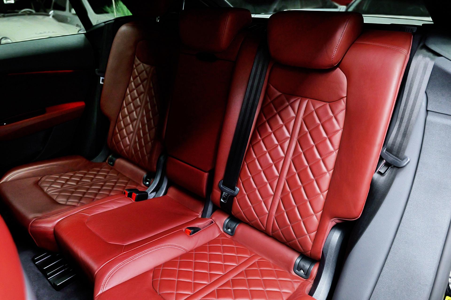 2019 AUDI SQ8, černá suv, 67 300 km