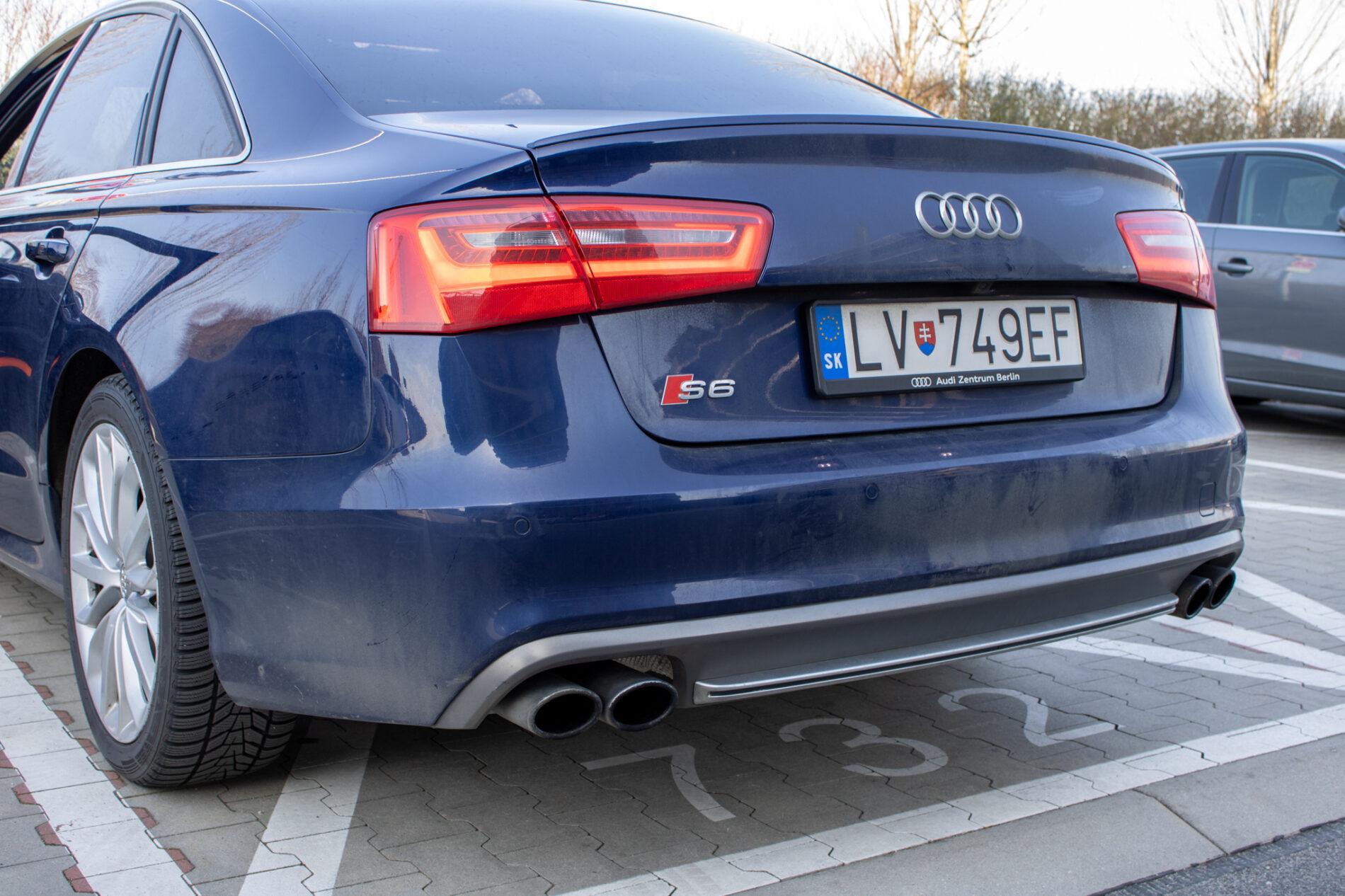 2013 AUDI S6, modrá sedan, 163 590 km