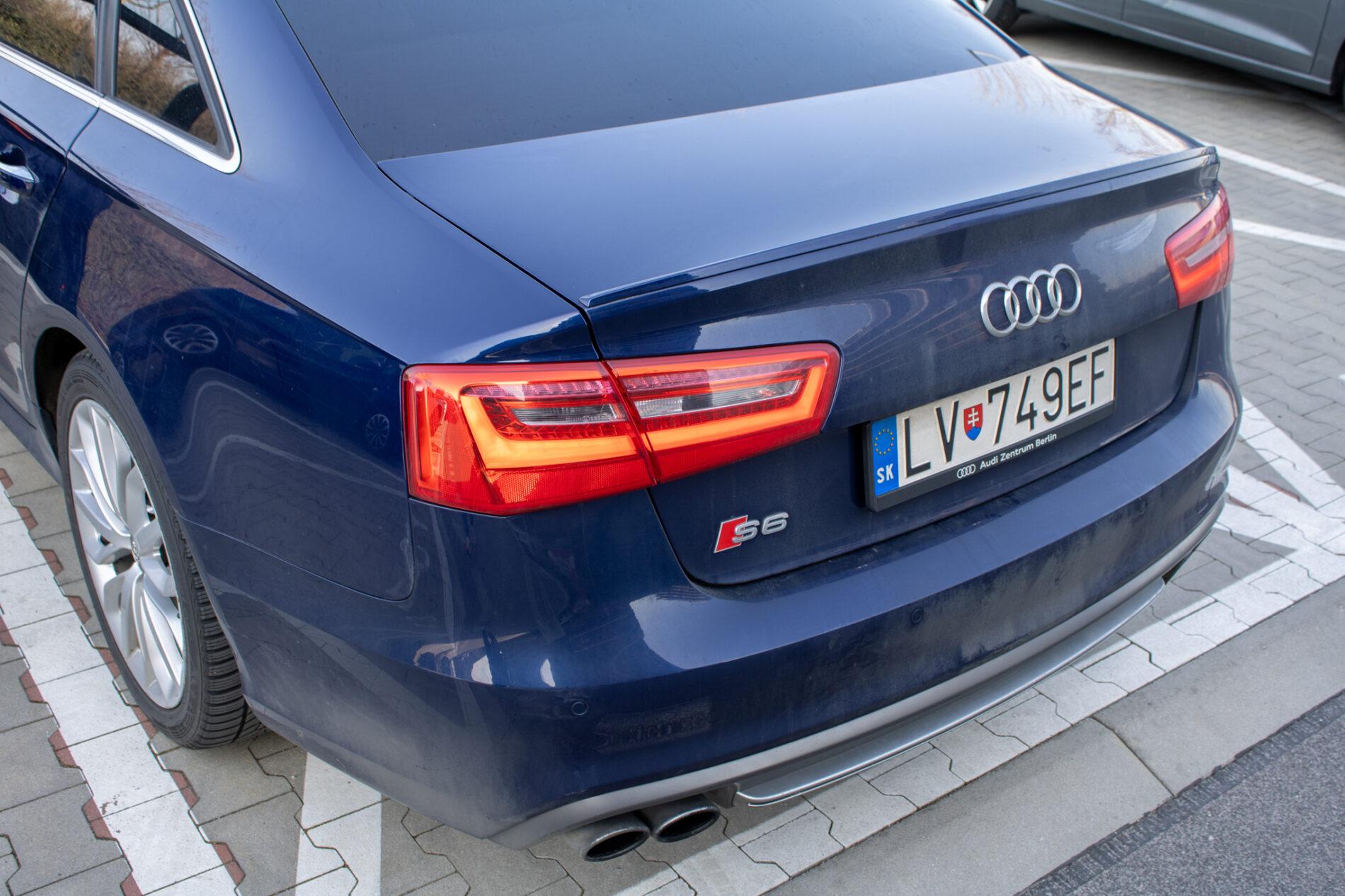 2013 AUDI S6, modrá sedan, 163 590 km