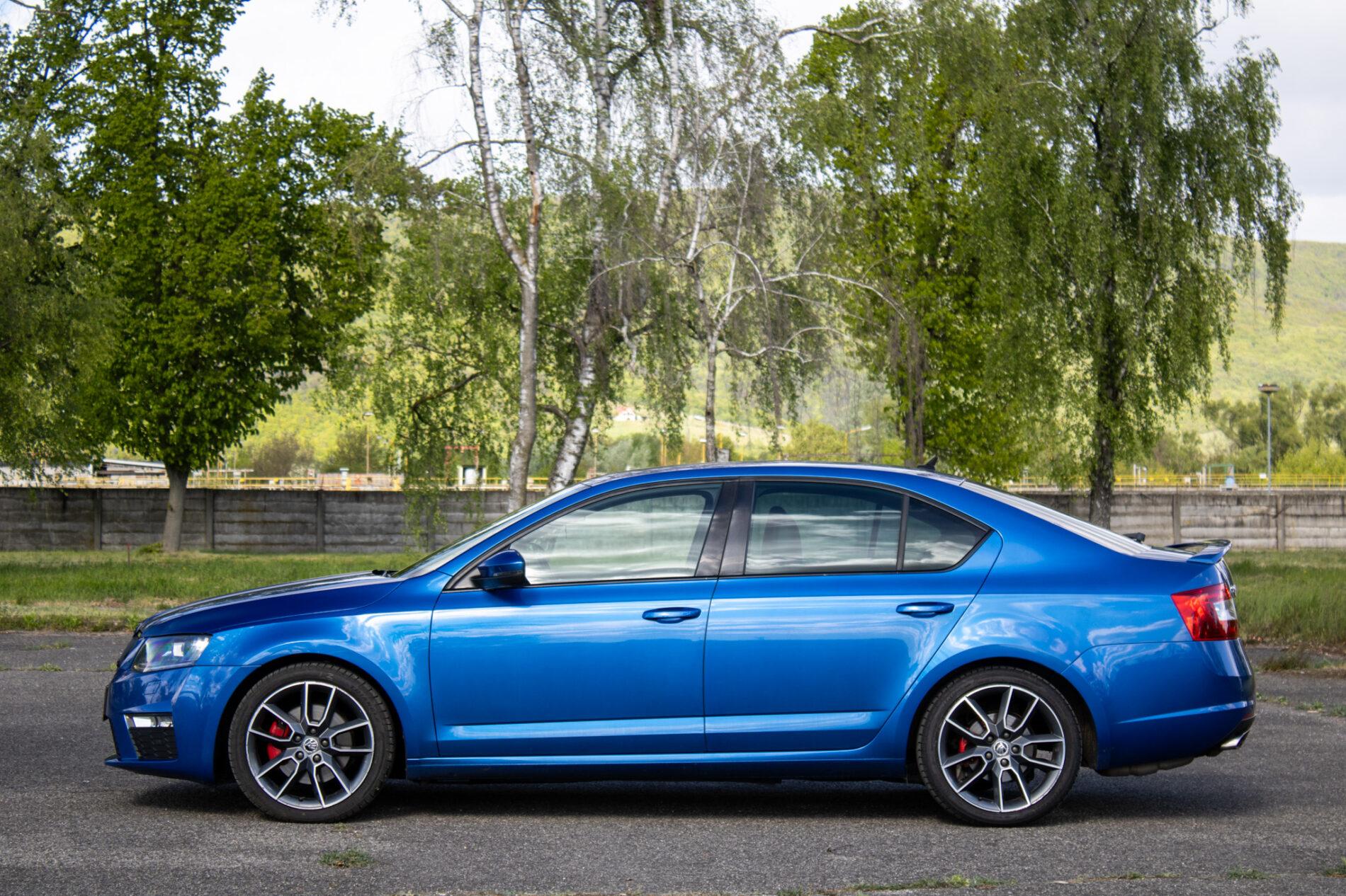 2016 Skoda Octavia RS, modrá sedan, 250 049 km
