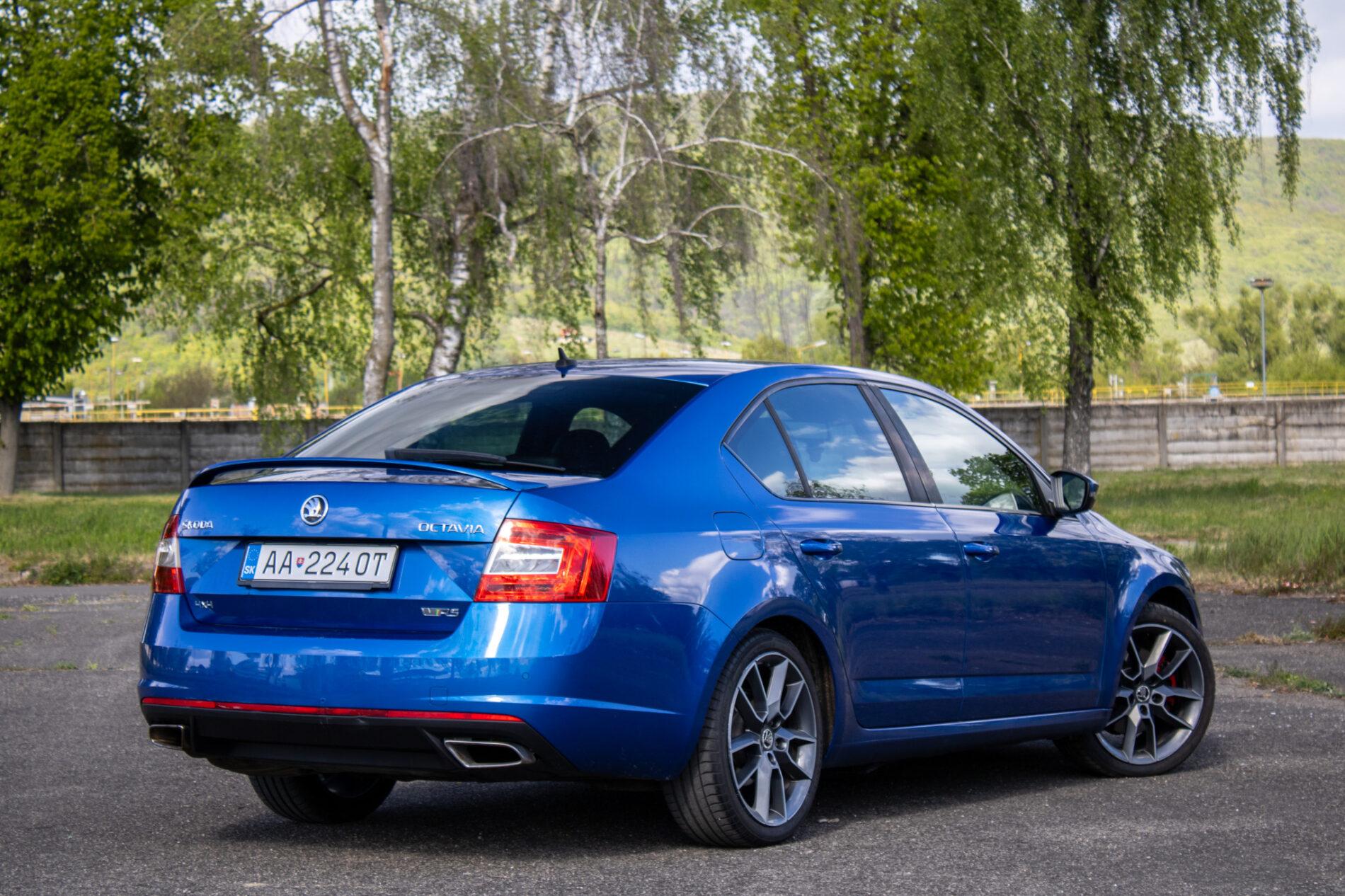 2016 Skoda Octavia RS, modrá sedan, 250 049 km