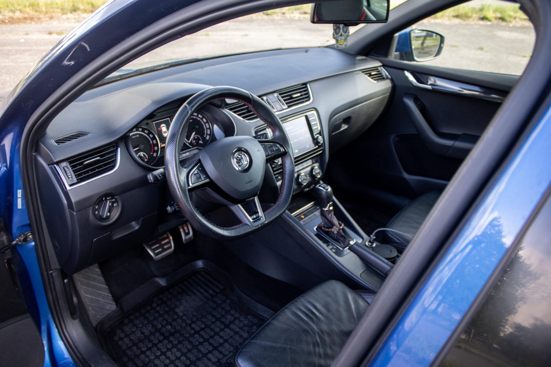 2016 Skoda Octavia RS, modrá sedan, 250 049 km