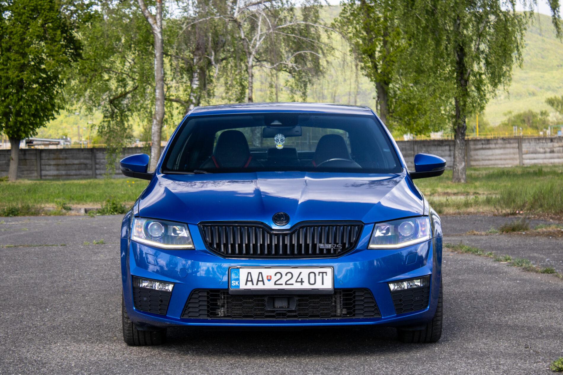 2016 Skoda Octavia RS, modrá sedan, 250 049 km