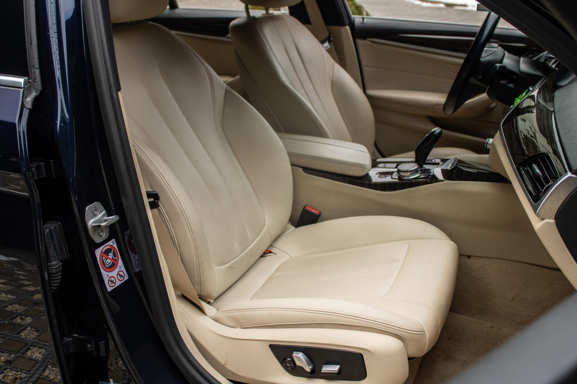 2017 BMW 530d, modrá sedan, 165 358 km