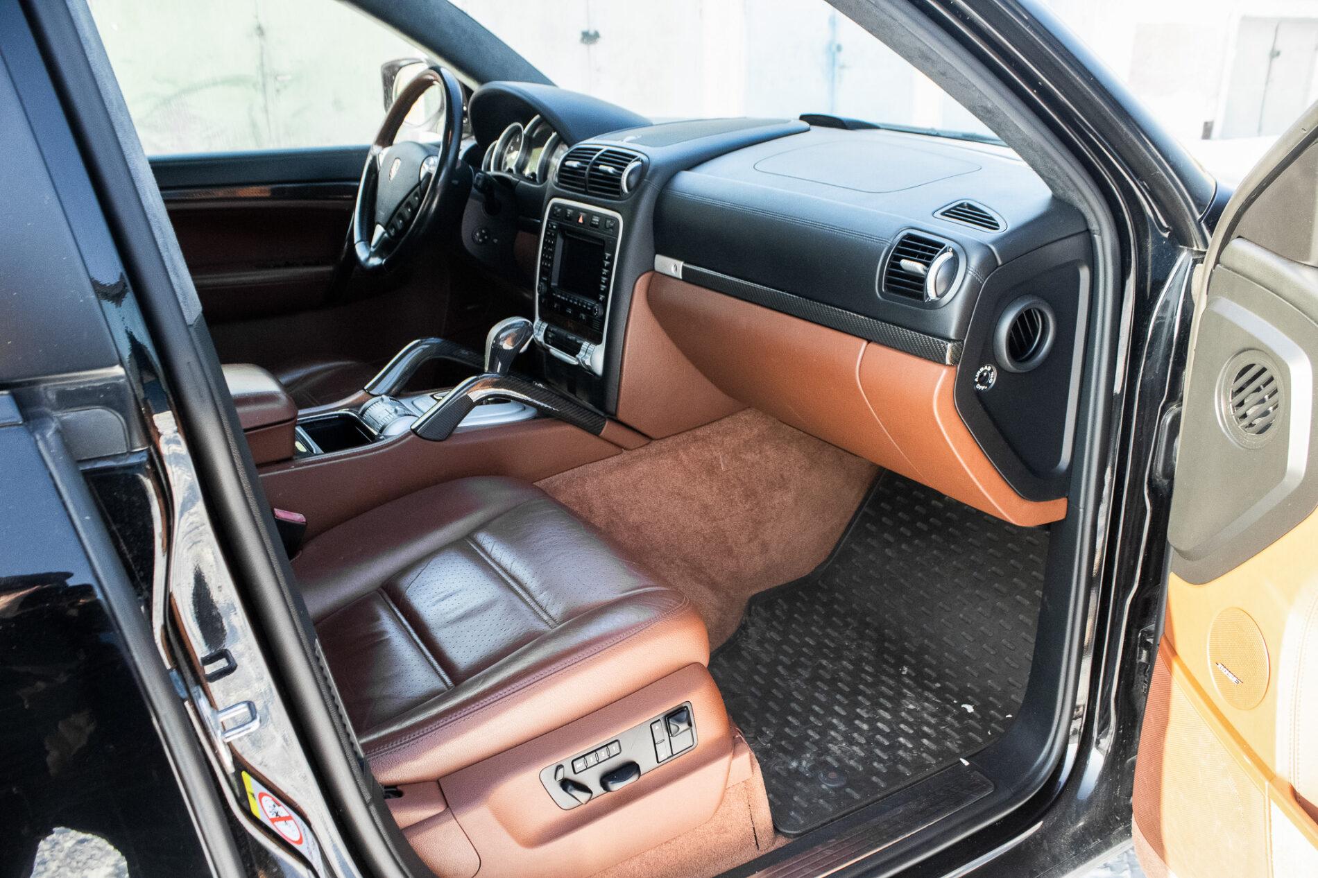 2009 Porsche Cayenne Turbo, černá suv, 153 062 km
