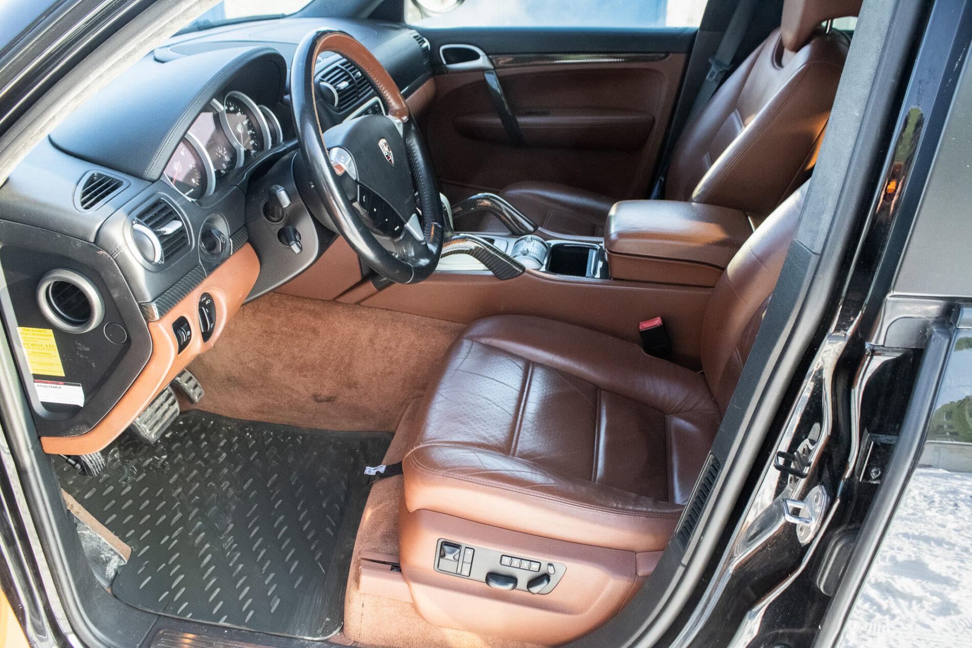2009 Porsche Cayenne Turbo, černá suv, 153 062 km