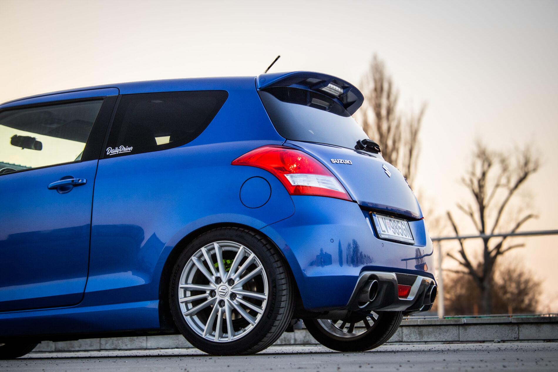 2016 Suzuki Swift Sport, modrá hatchback, 97 653 km
