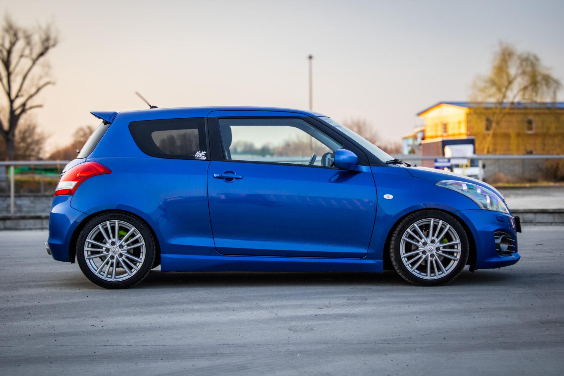 2016 Suzuki Swift Sport, modrá hatchback, 97 653 km