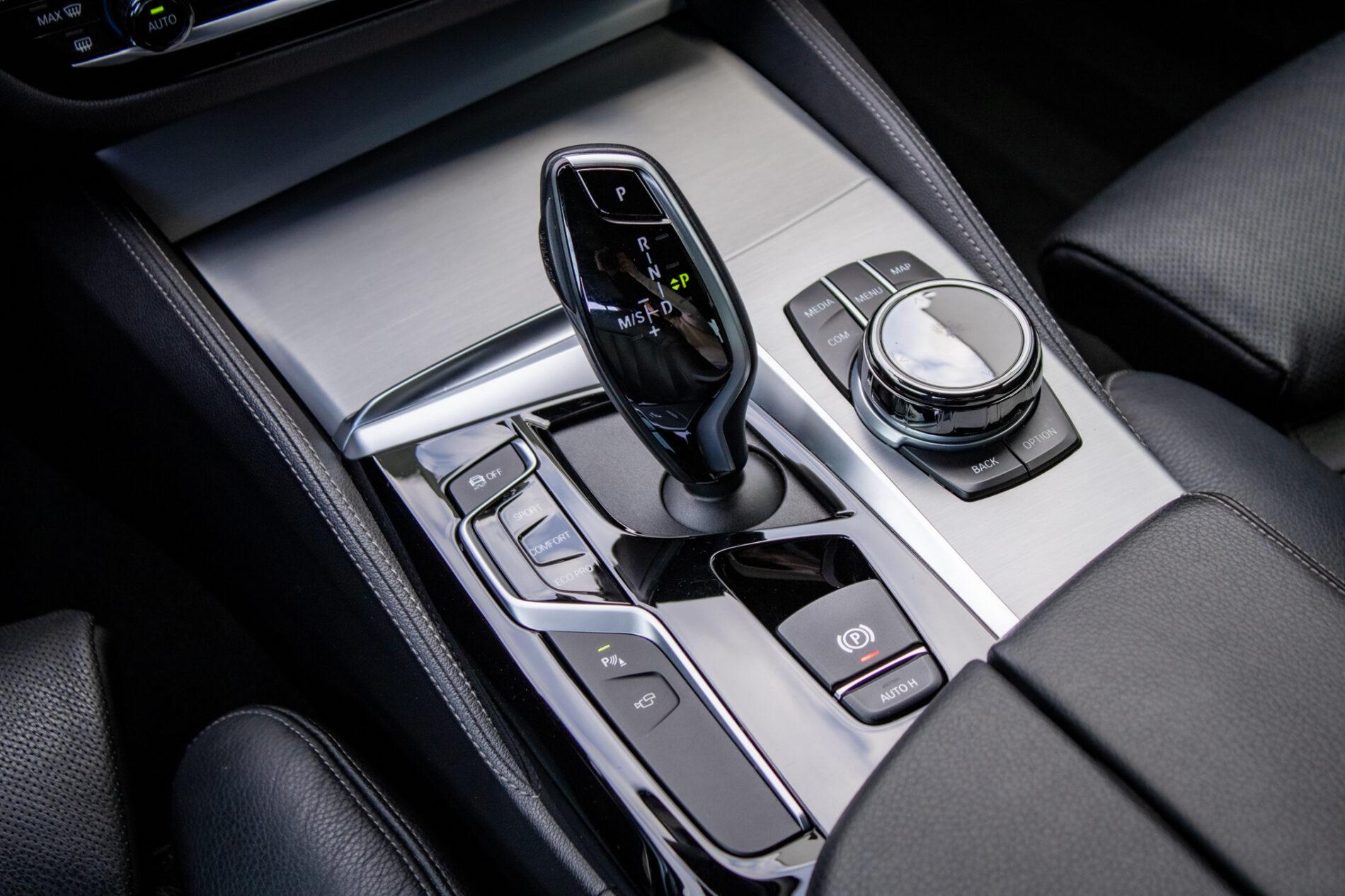 2019 BMW M550d, černá sedan, 239 000 km