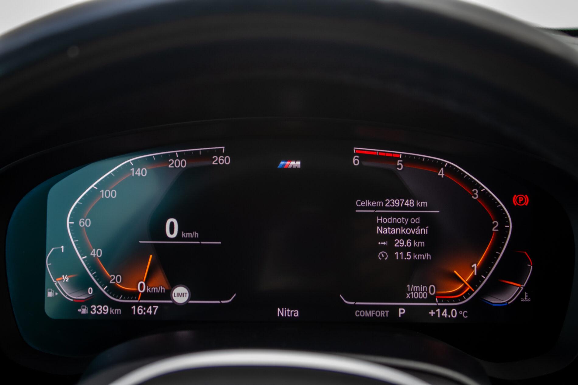 2019 BMW M550d, černá sedan, 239 000 km