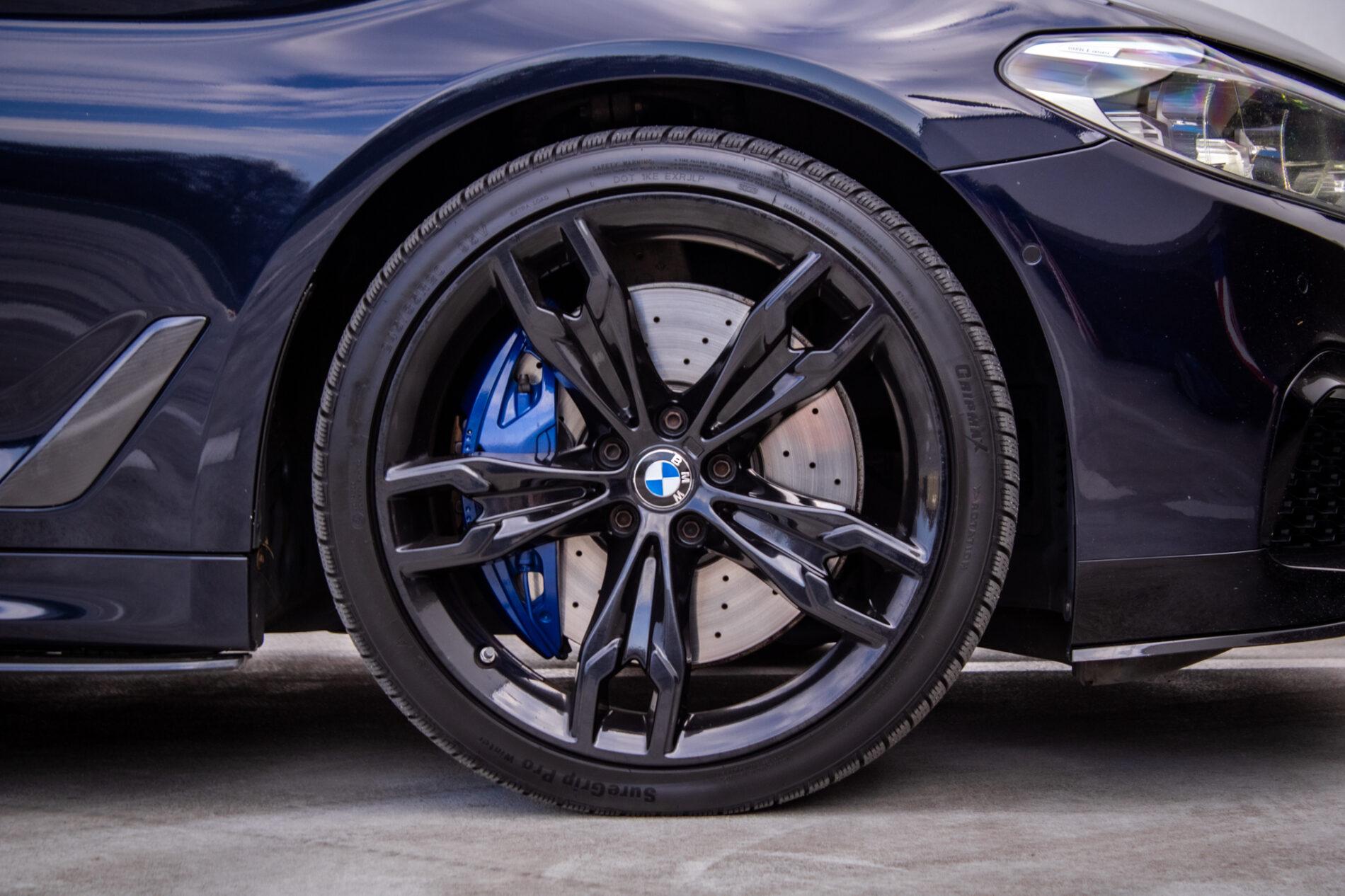 2019 BMW M550d, černá sedan, 239 000 km