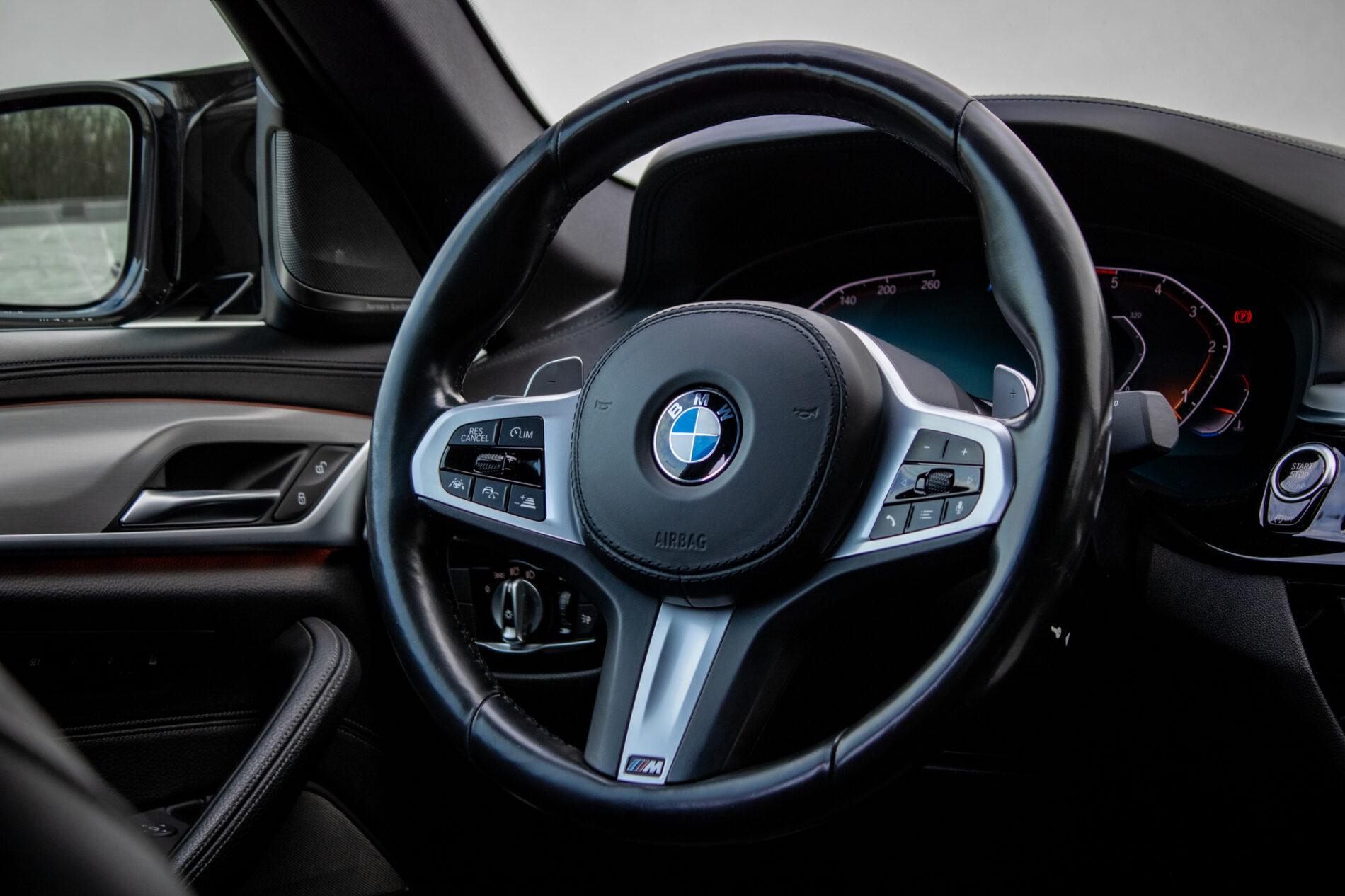 2019 BMW M550d, černá sedan, 239 000 km