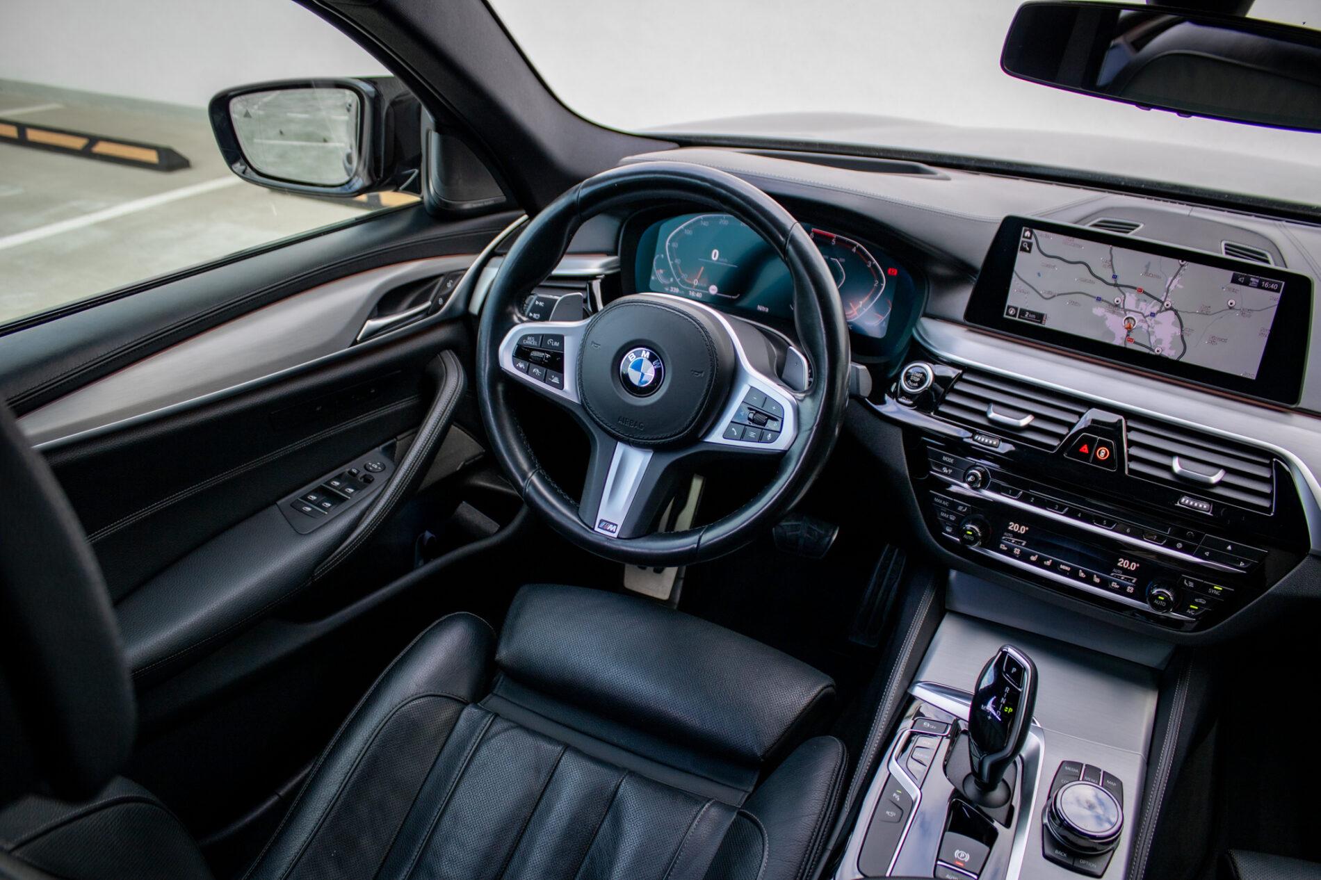 2019 BMW M550d, černá sedan, 239 000 km