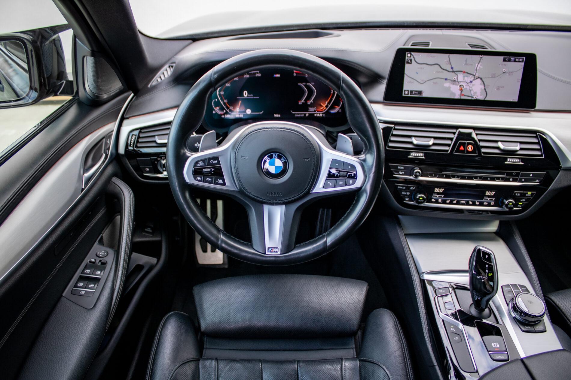 2019 BMW M550d, černá sedan, 239 000 km
