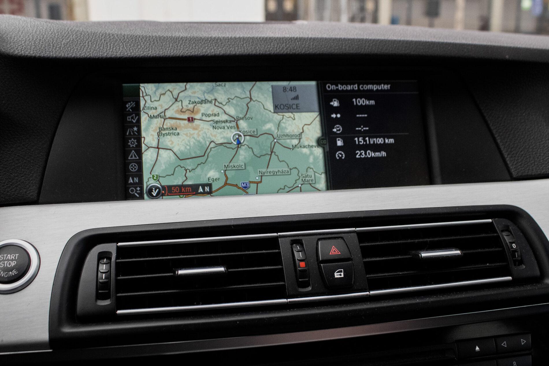 2010 BMW 535i, bílá sedan, 255 870 km
