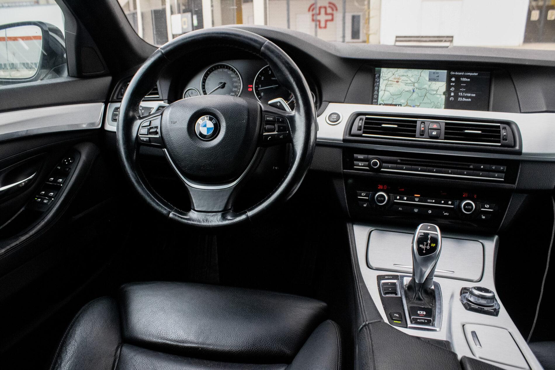 2010 BMW 535i, bílá sedan, 255 870 km