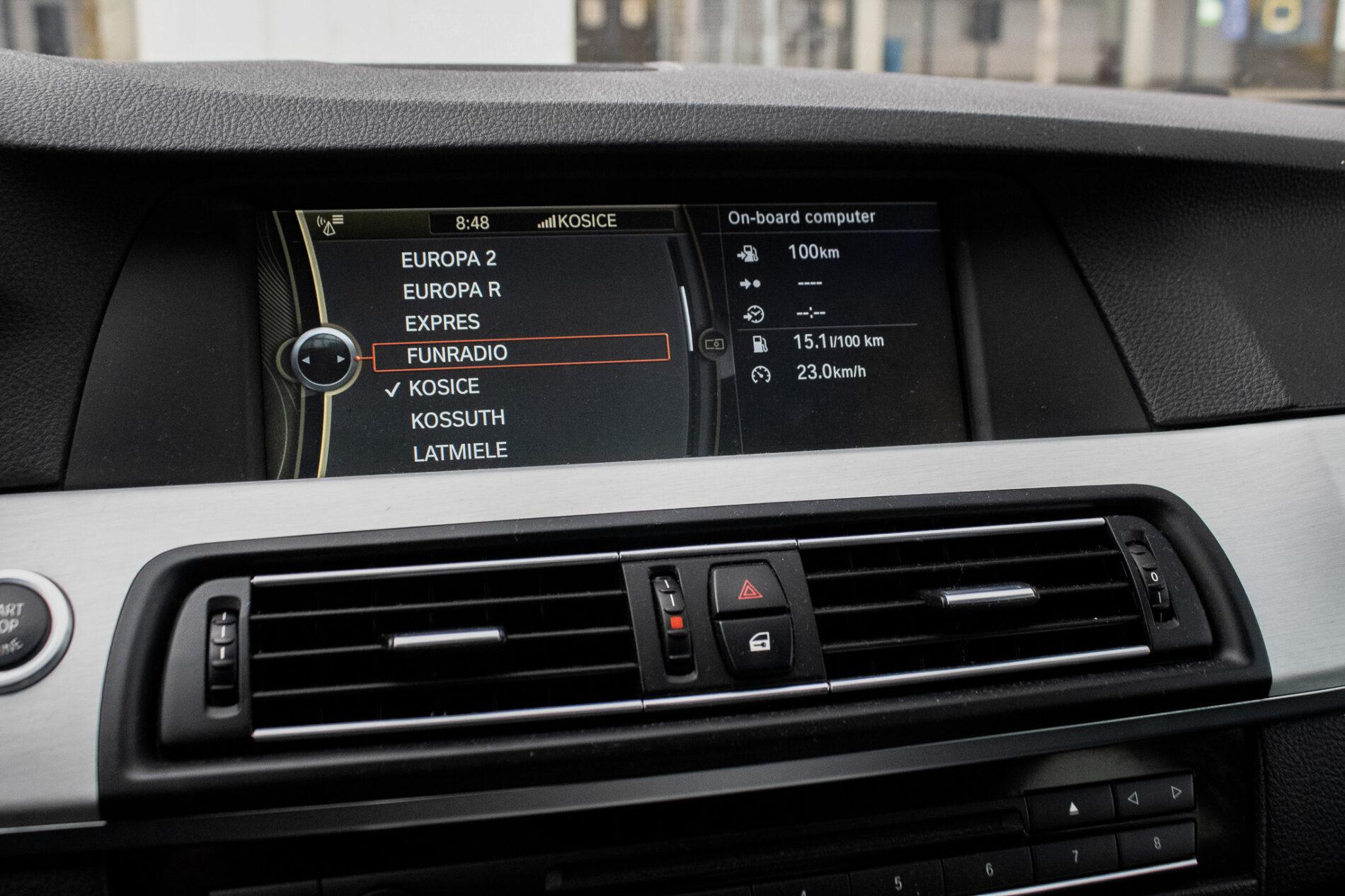 2010 BMW 535i, bílá sedan, 255 870 km