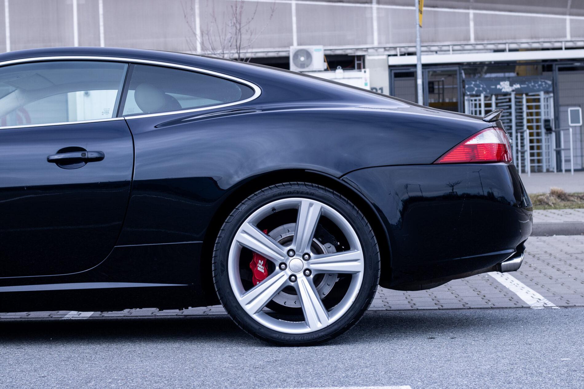 2007 Jaguar XKR, černá kupé, 178 476 km