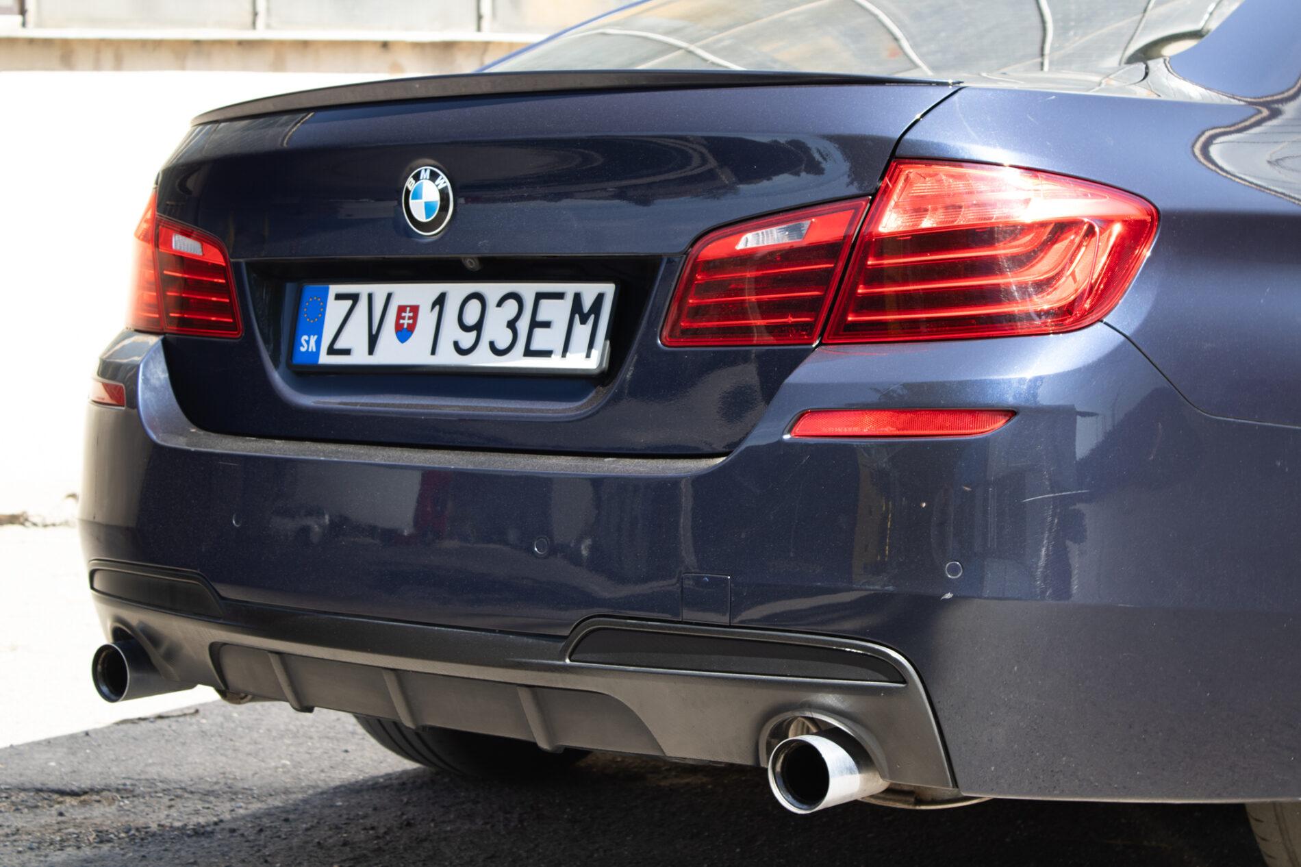2016 BMW 535i, modrá sedan, 158 386 km