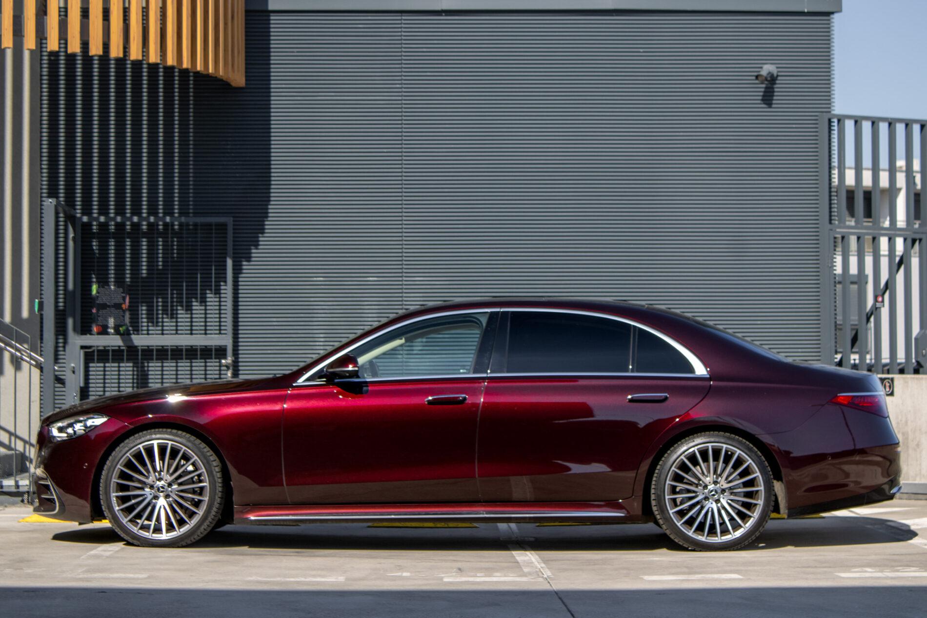 2022 Mercedes-Benz S 400d, červená sedan, 150 861 km