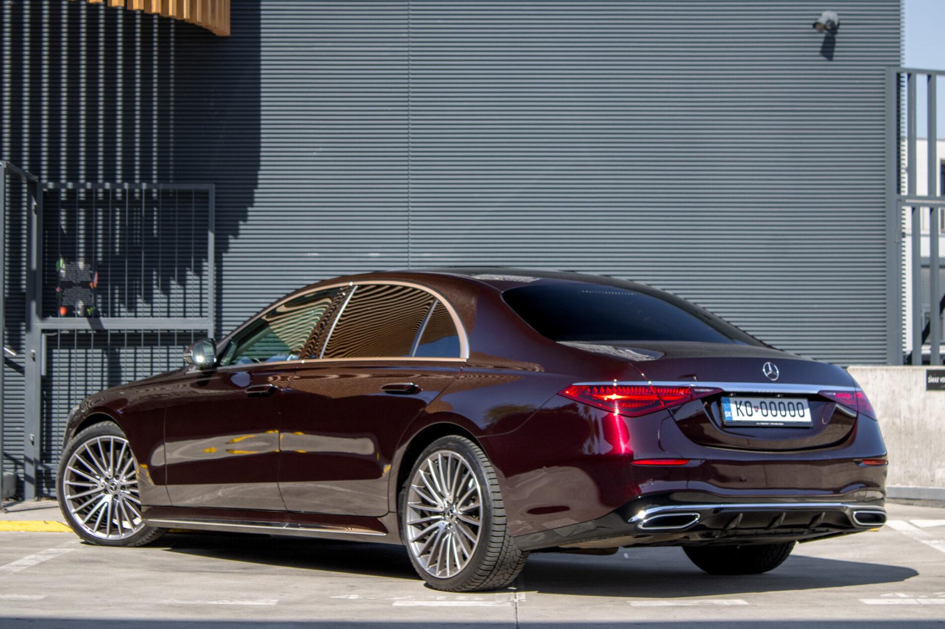 2022 Mercedes-Benz S 400d, červená sedan, 150 861 km