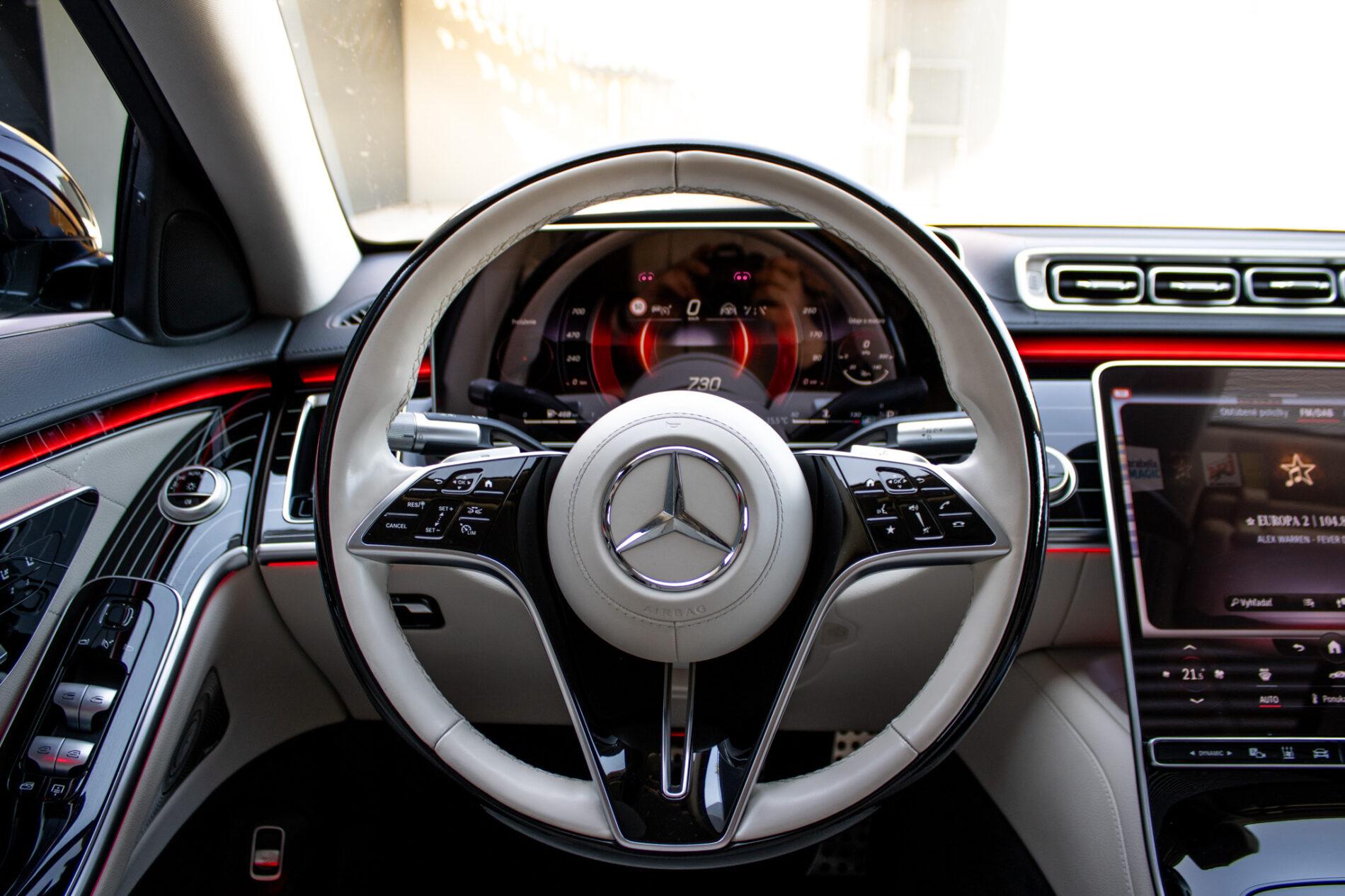 2022 Mercedes-Benz S 400d, červená sedan, 150 861 km