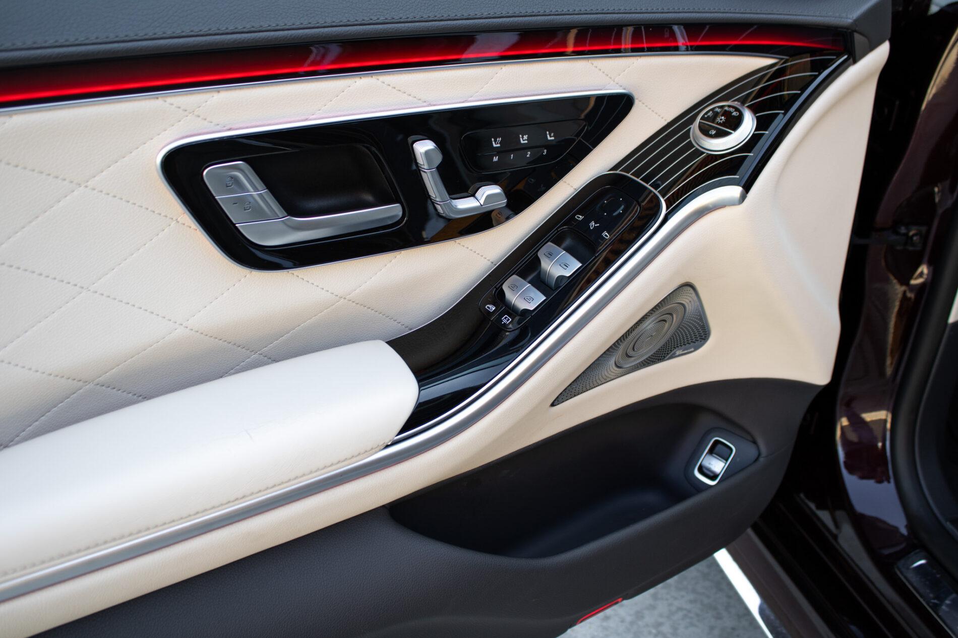 2022 Mercedes-Benz S 400d, červená sedan, 150 861 km