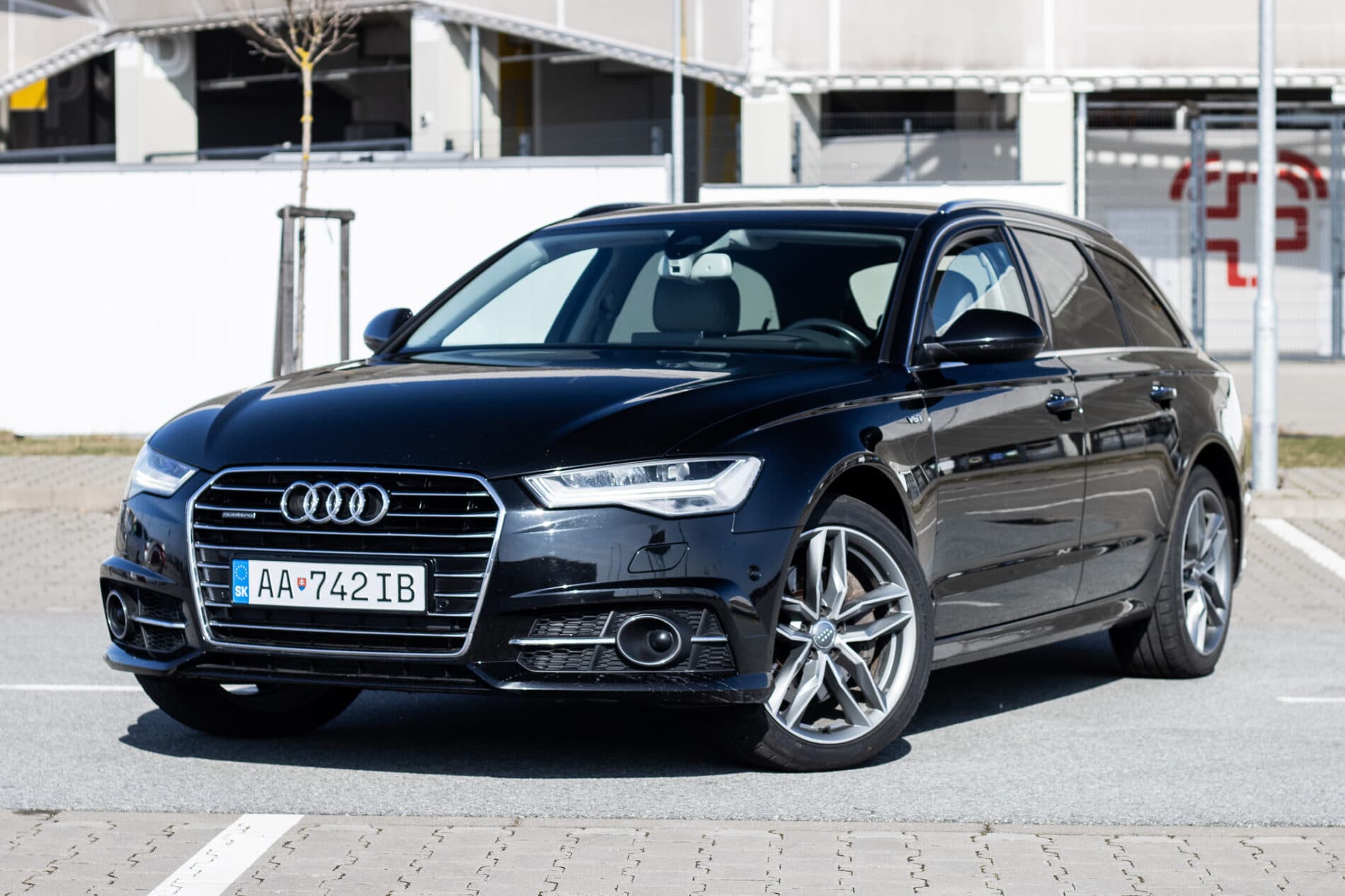 2017 AUDI A6, černá kombi, 274 353 km